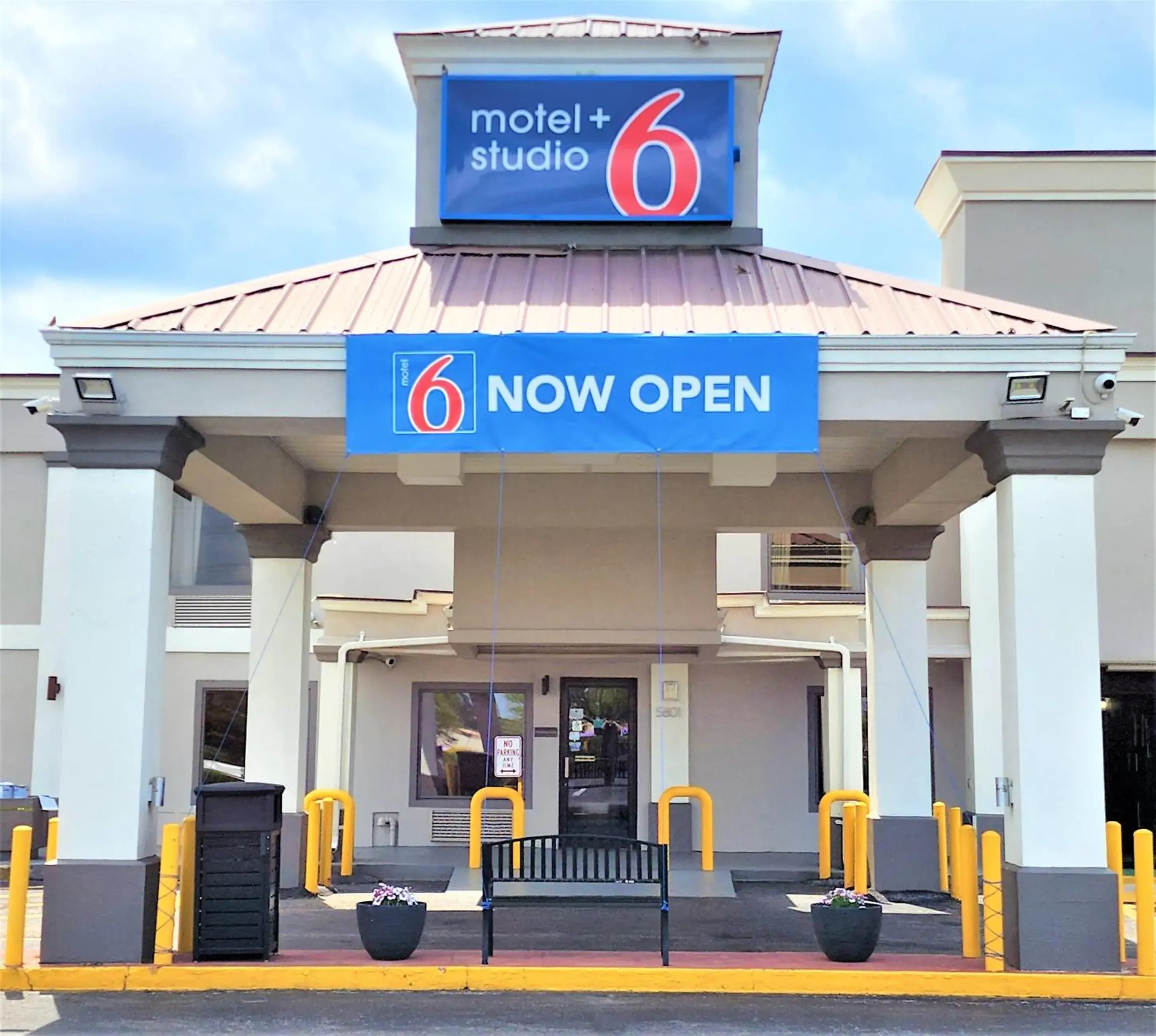 Facade/entrance in Suites Catonsville MD Baltimore West Facade/entrance in Suites Catonsville MD Baltimore West