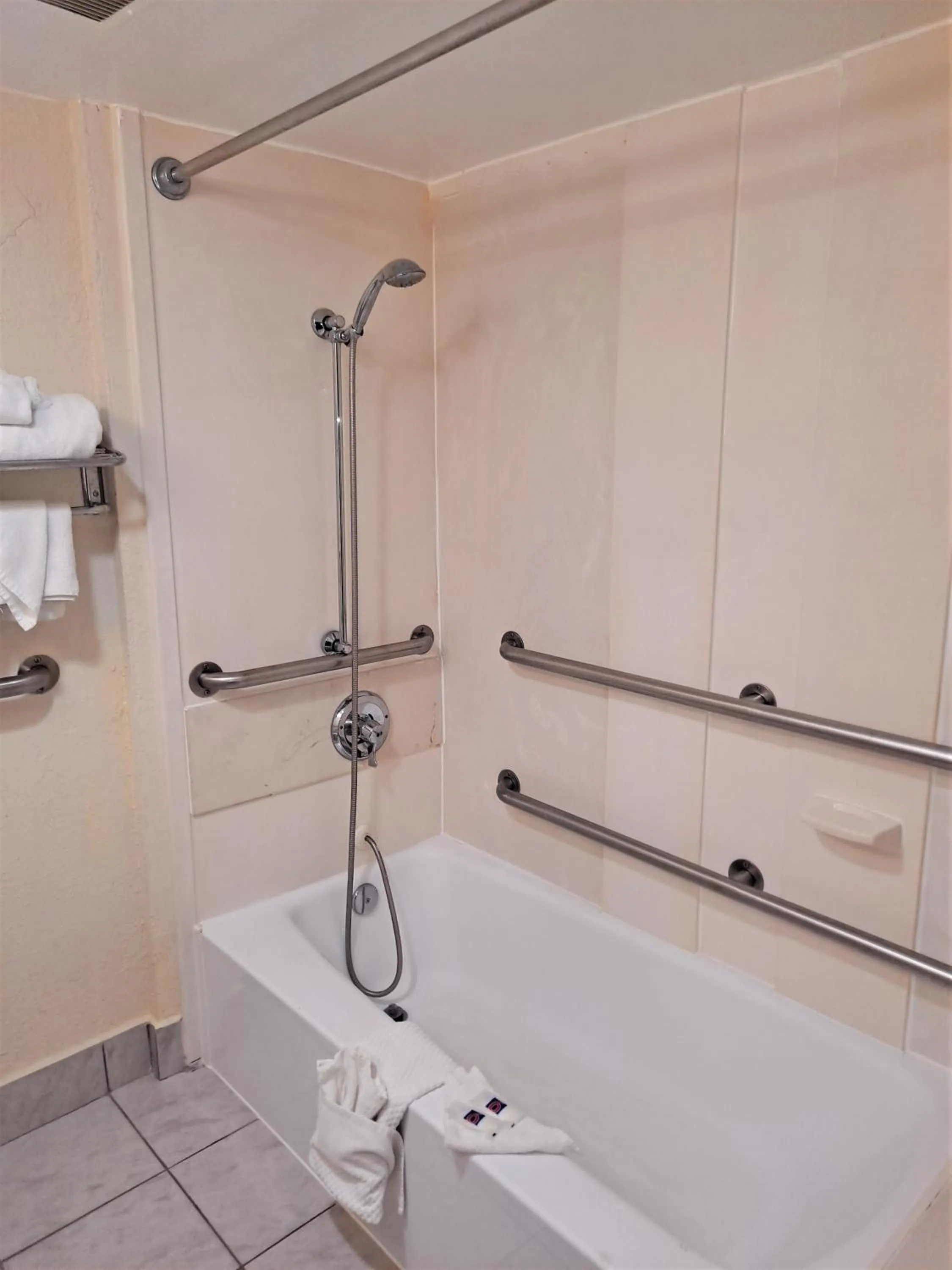 Bath in Suites Catonsville MD Baltimore West