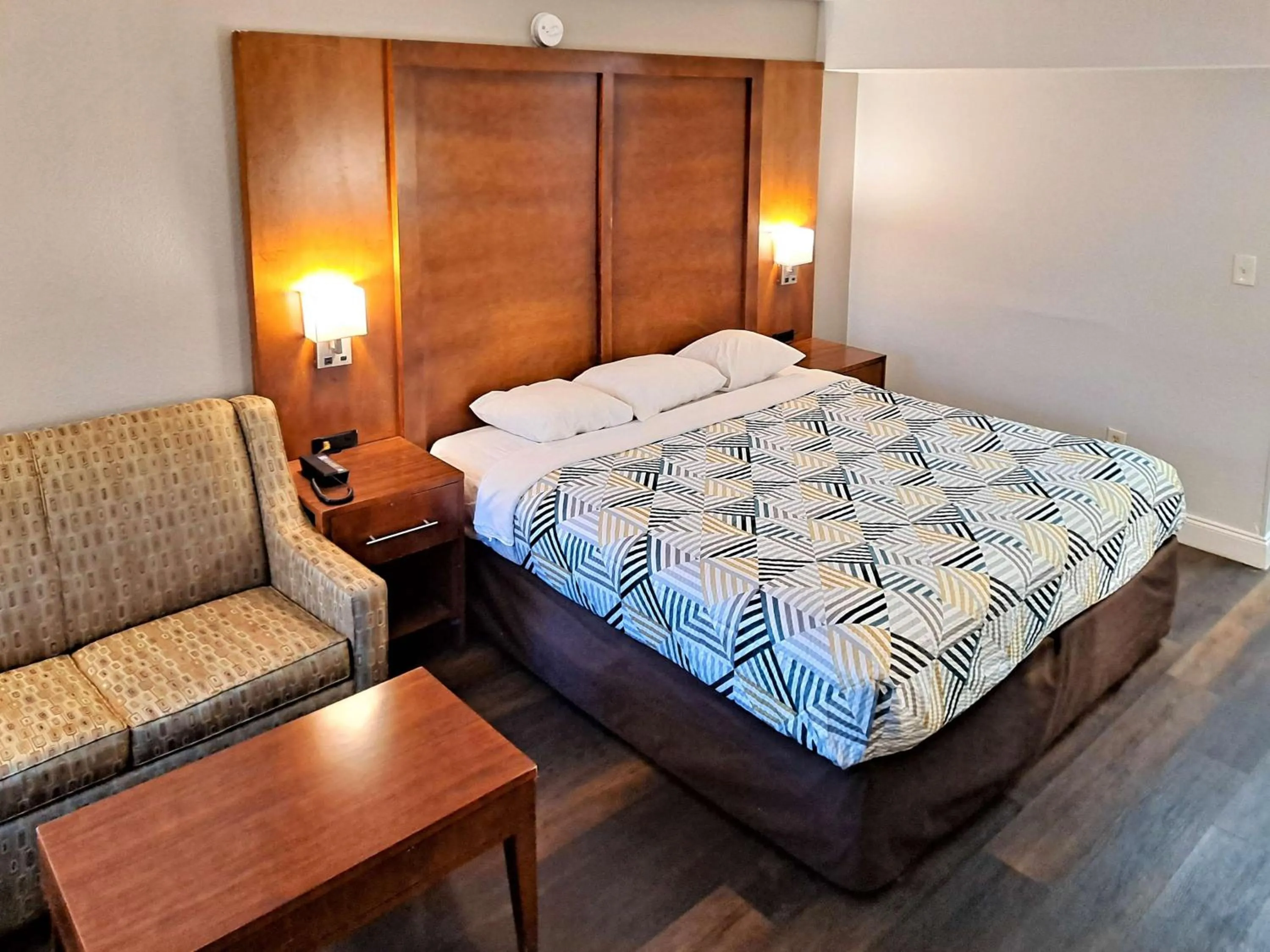 Bedroom, Bed in Suites Catonsville MD Baltimore West