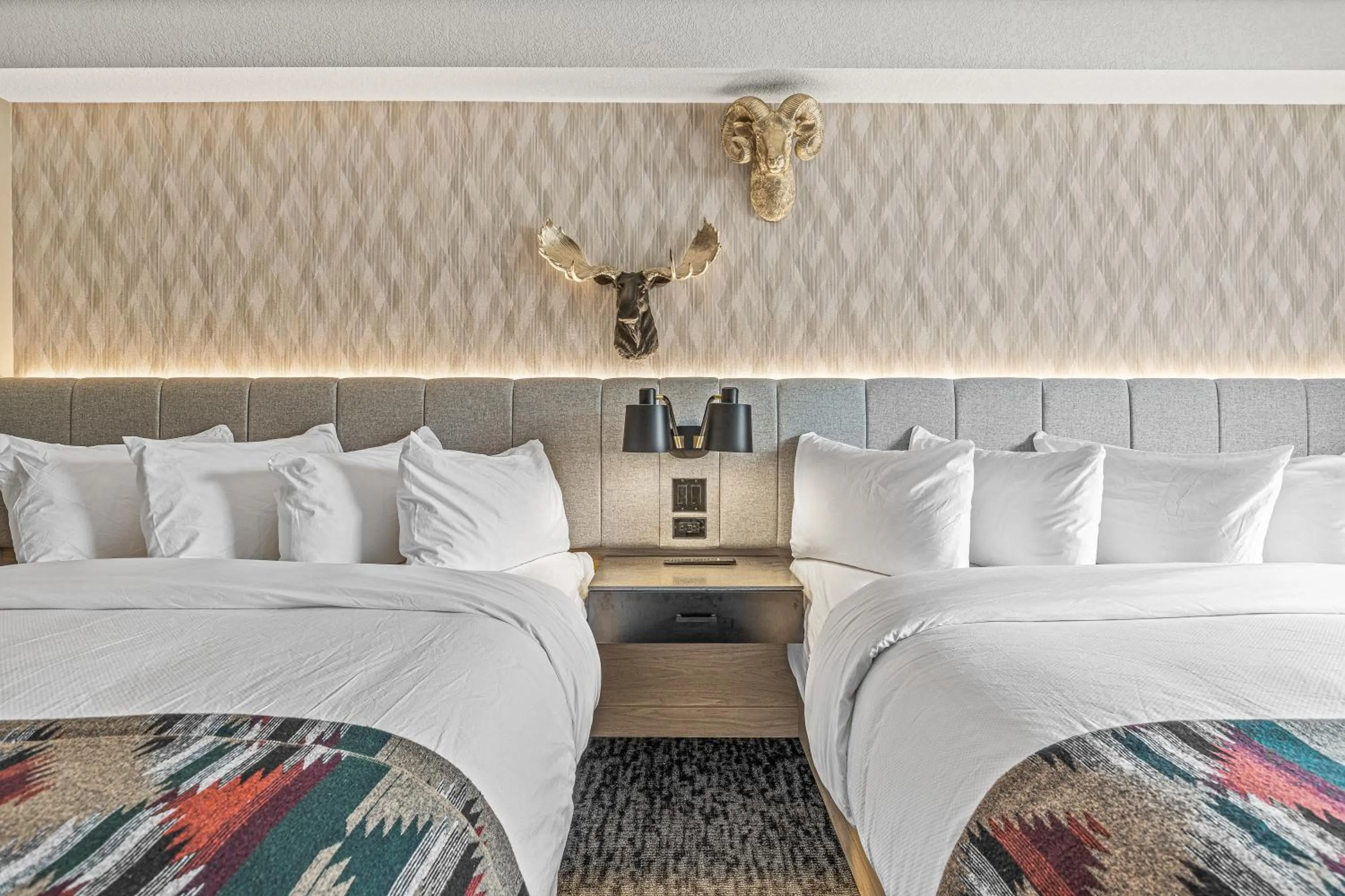 Bedroom, Bed in Everwild Canmore Hotel