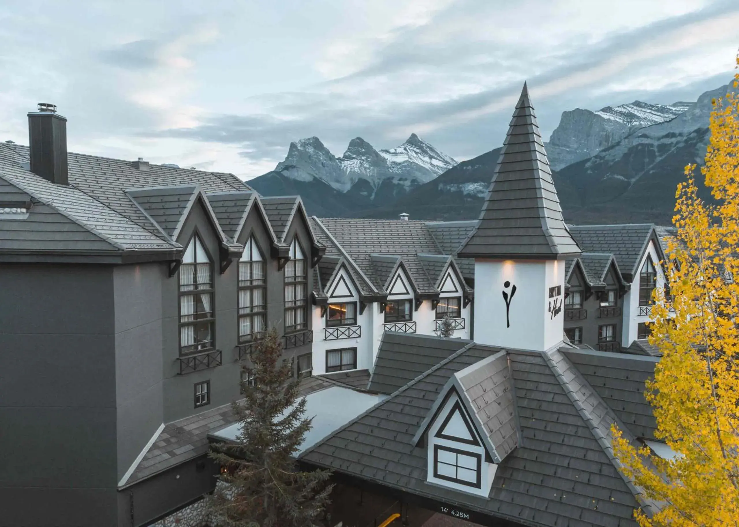 Everwild Canmore Hotel Everwild Canmore Hotel