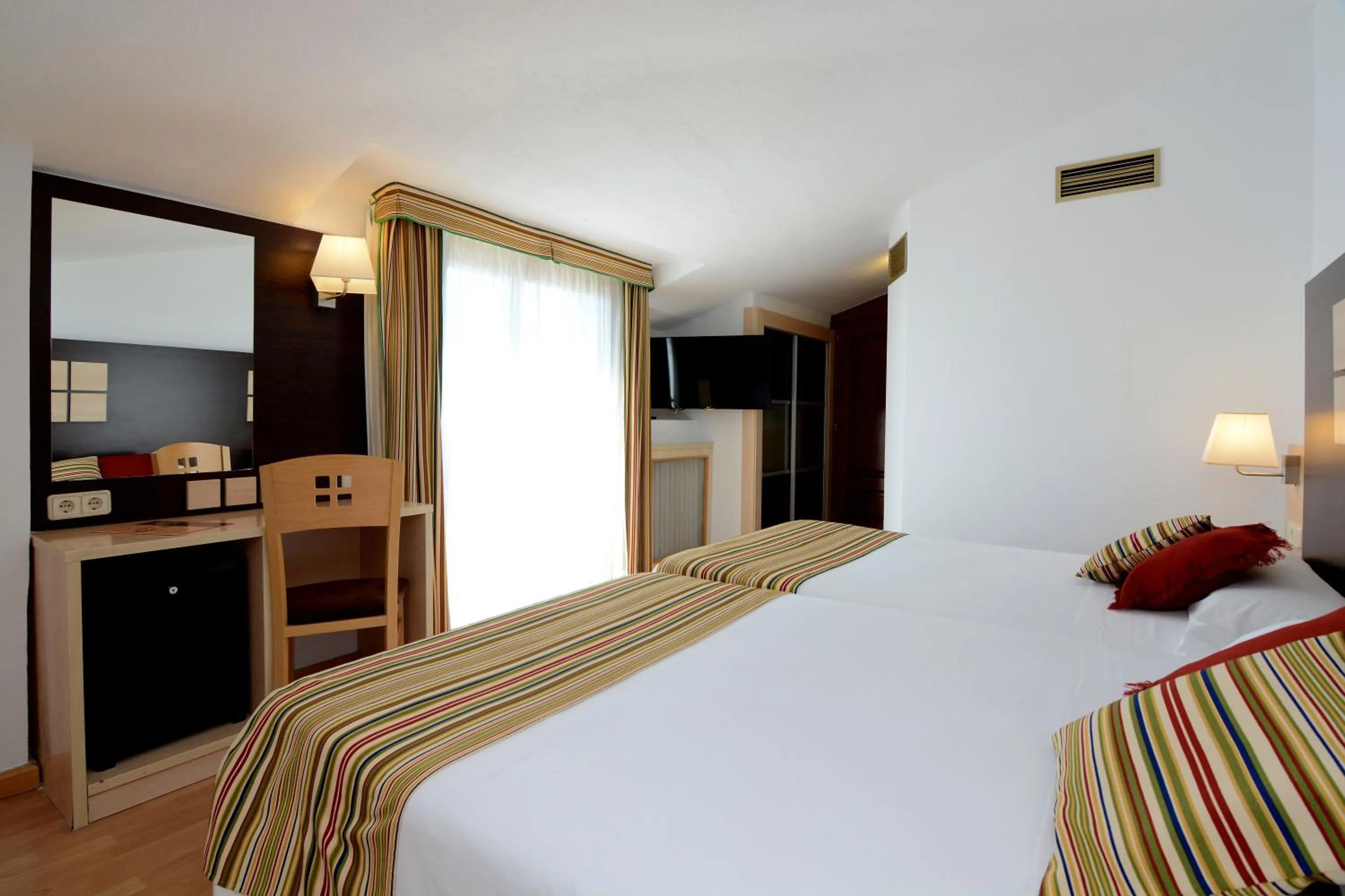 Bed in Don Angel & SPA & Padel- Adults Recommended