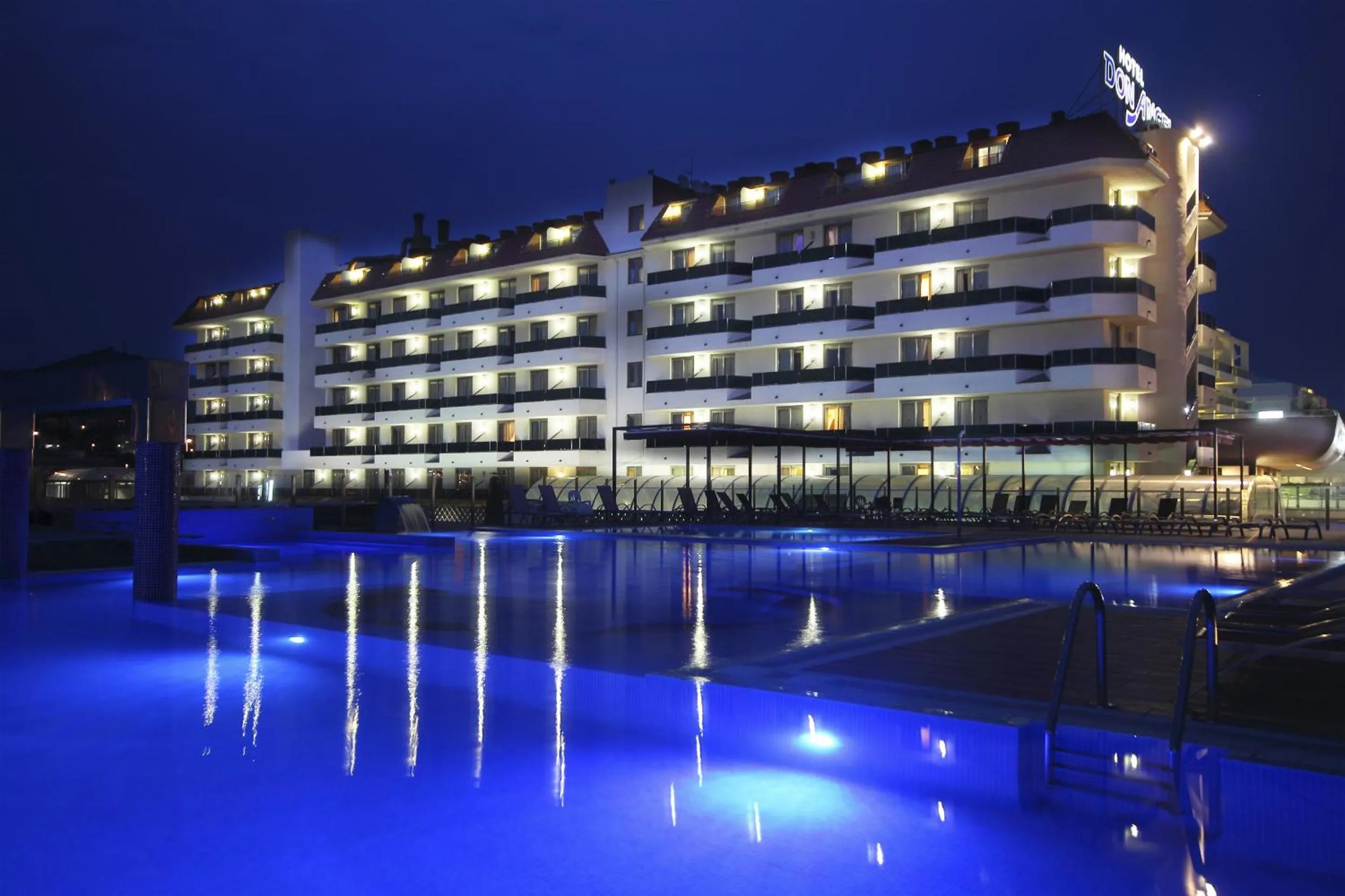 Property building in Don Angel & SPA & Padel- Adults Recommended