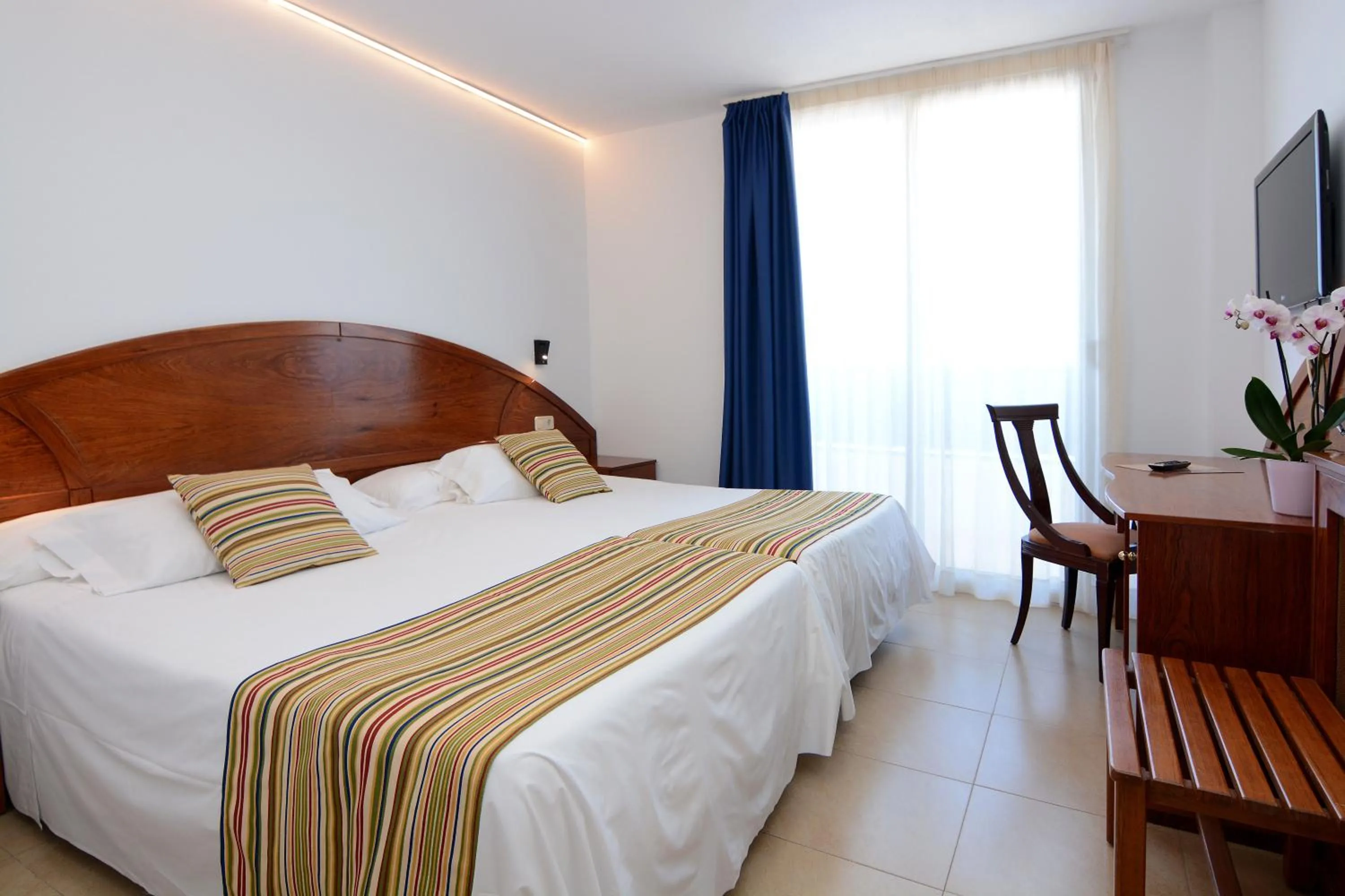 Bed in Don Angel & SPA & Padel- Adults Recommended