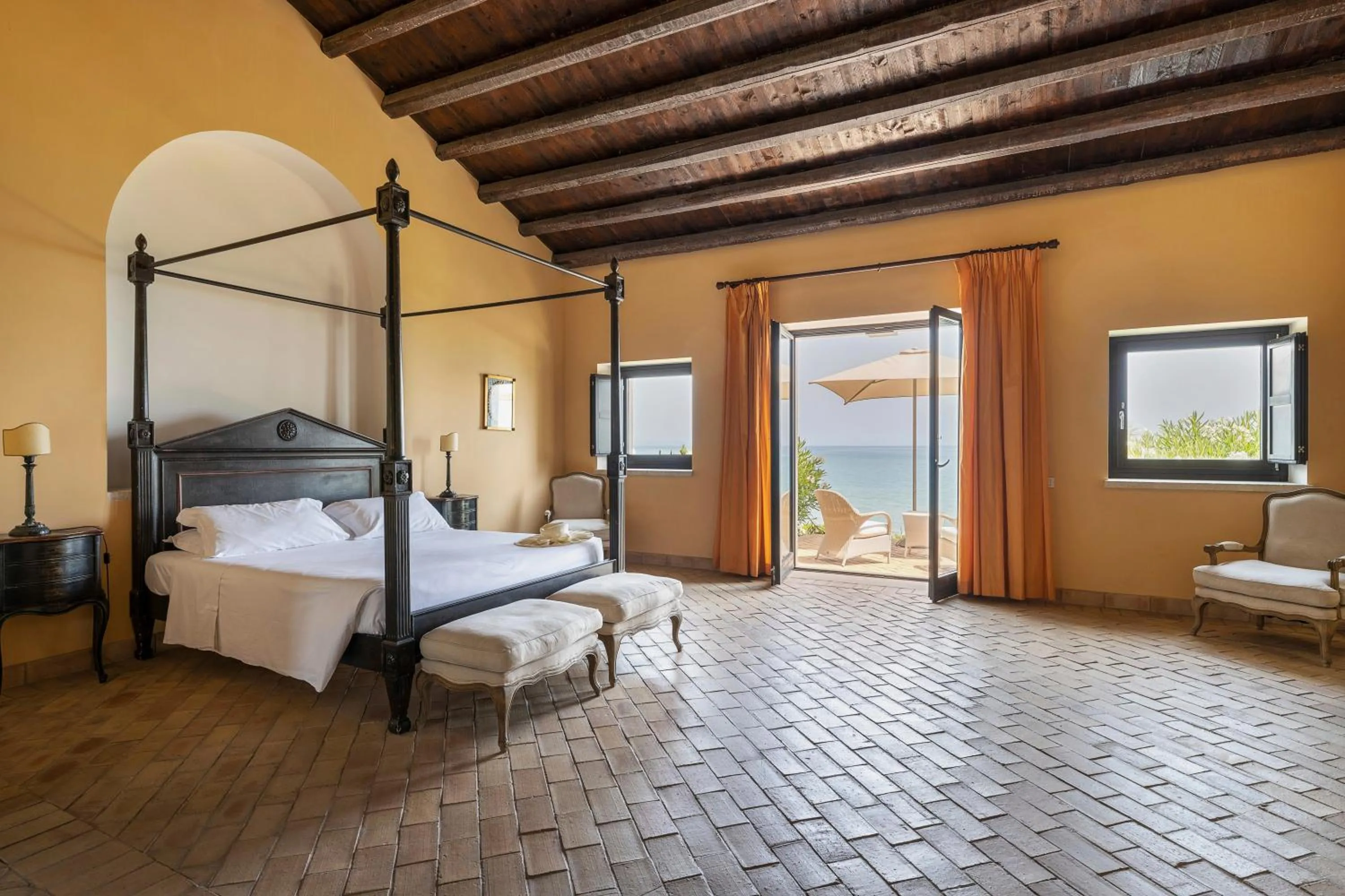 Bed in Falconara Greenblu Resort