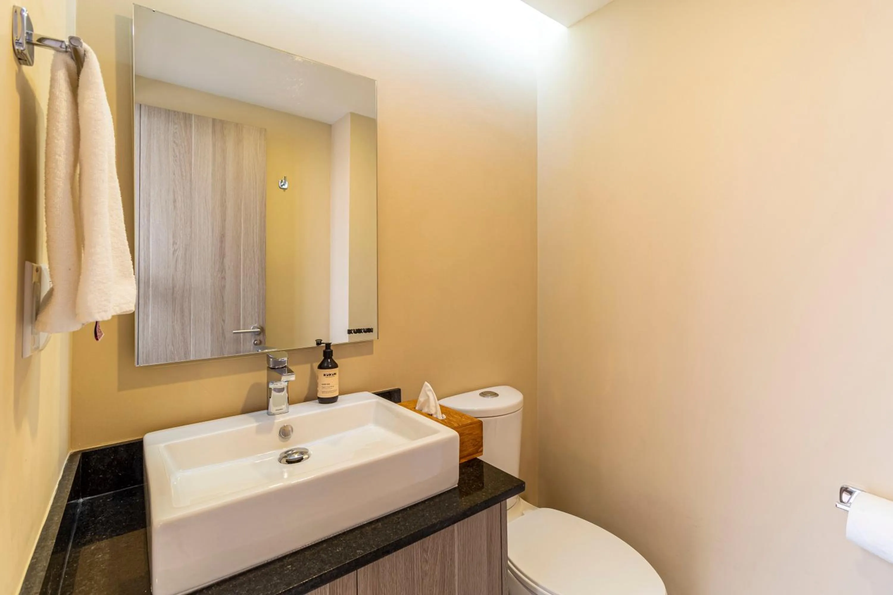 Bathroom in Casa Colima by Kukun