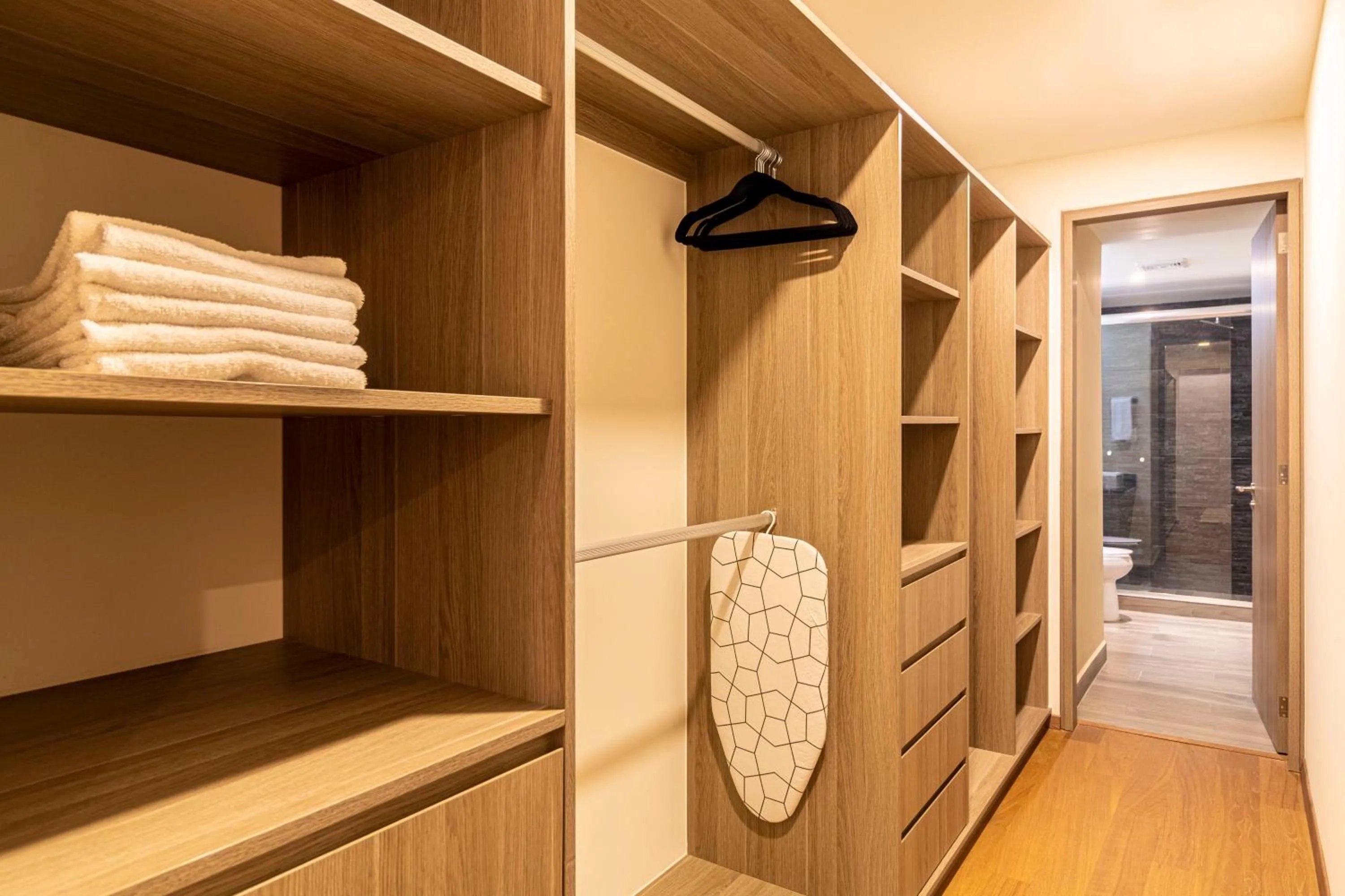 wardrobe in Casa Colima by Kukun