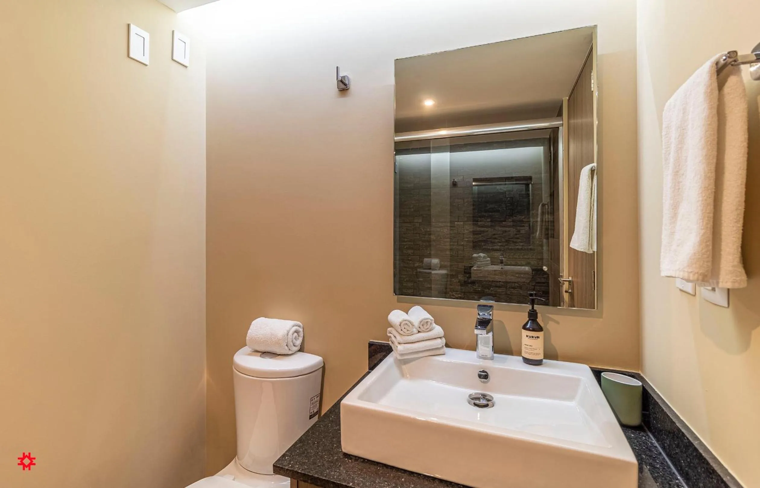 Shower in Casa Colima by Kukun