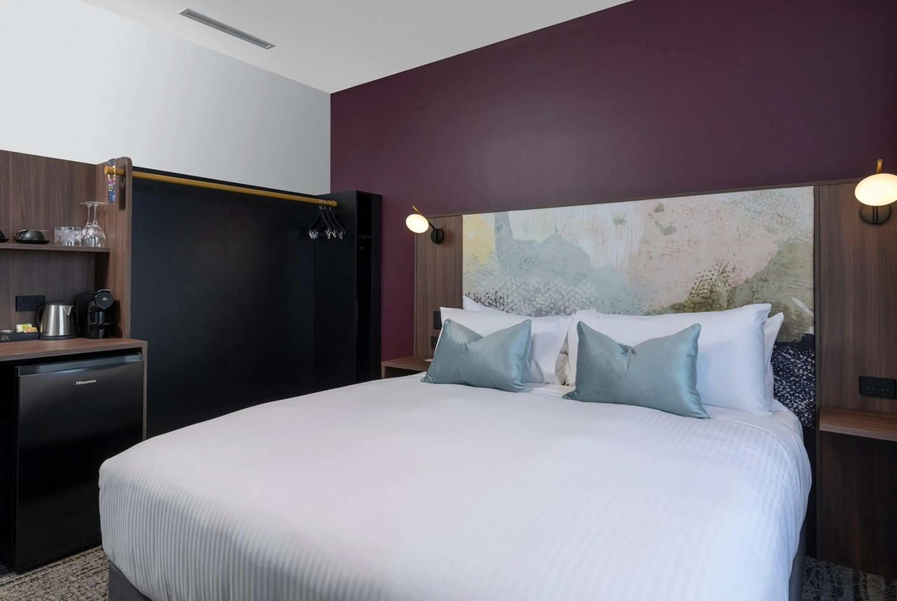 Photo of the whole room, Bed in TRYP Adelaide by Wyndham