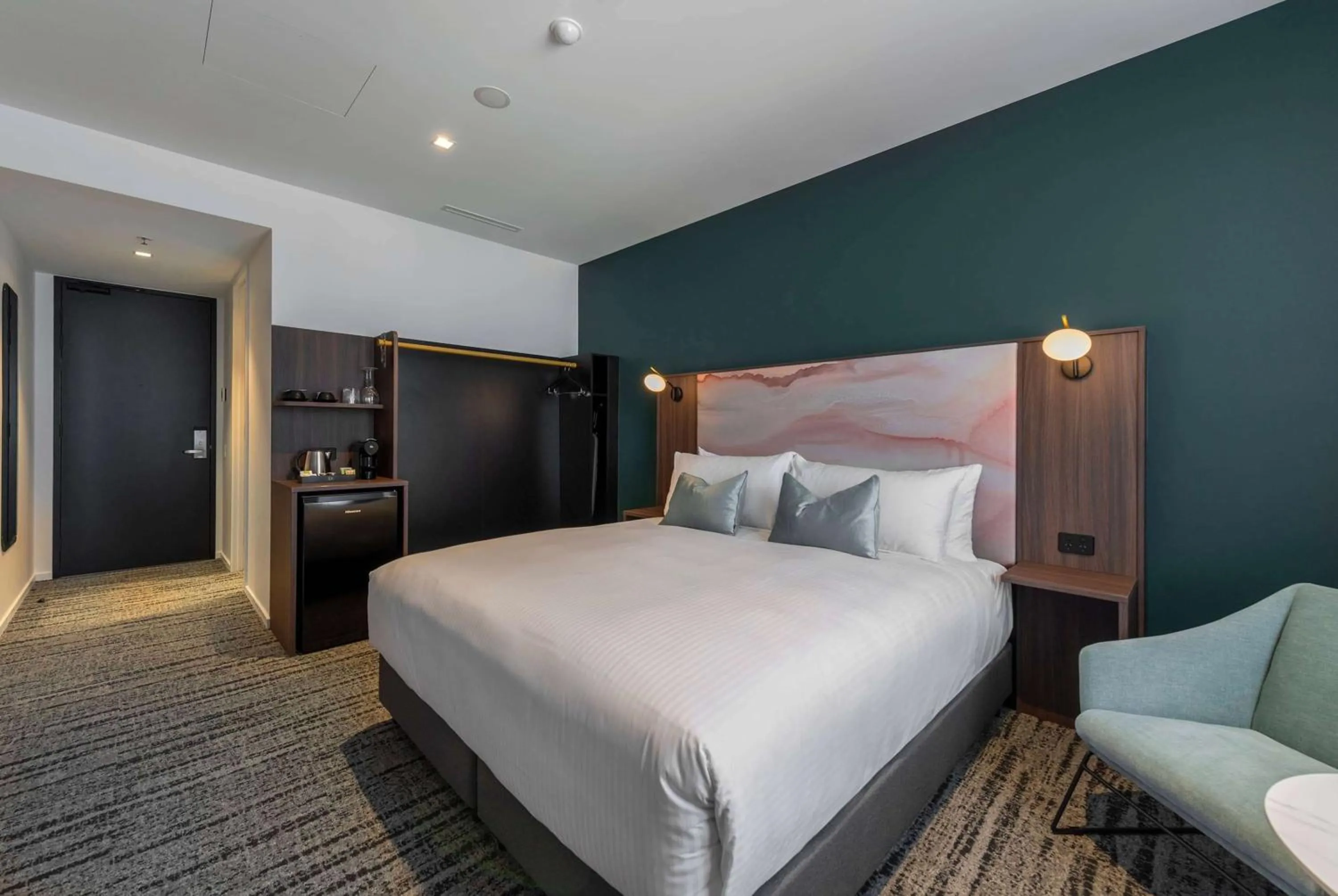 Photo of the whole room, Bed in TRYP Adelaide by Wyndham