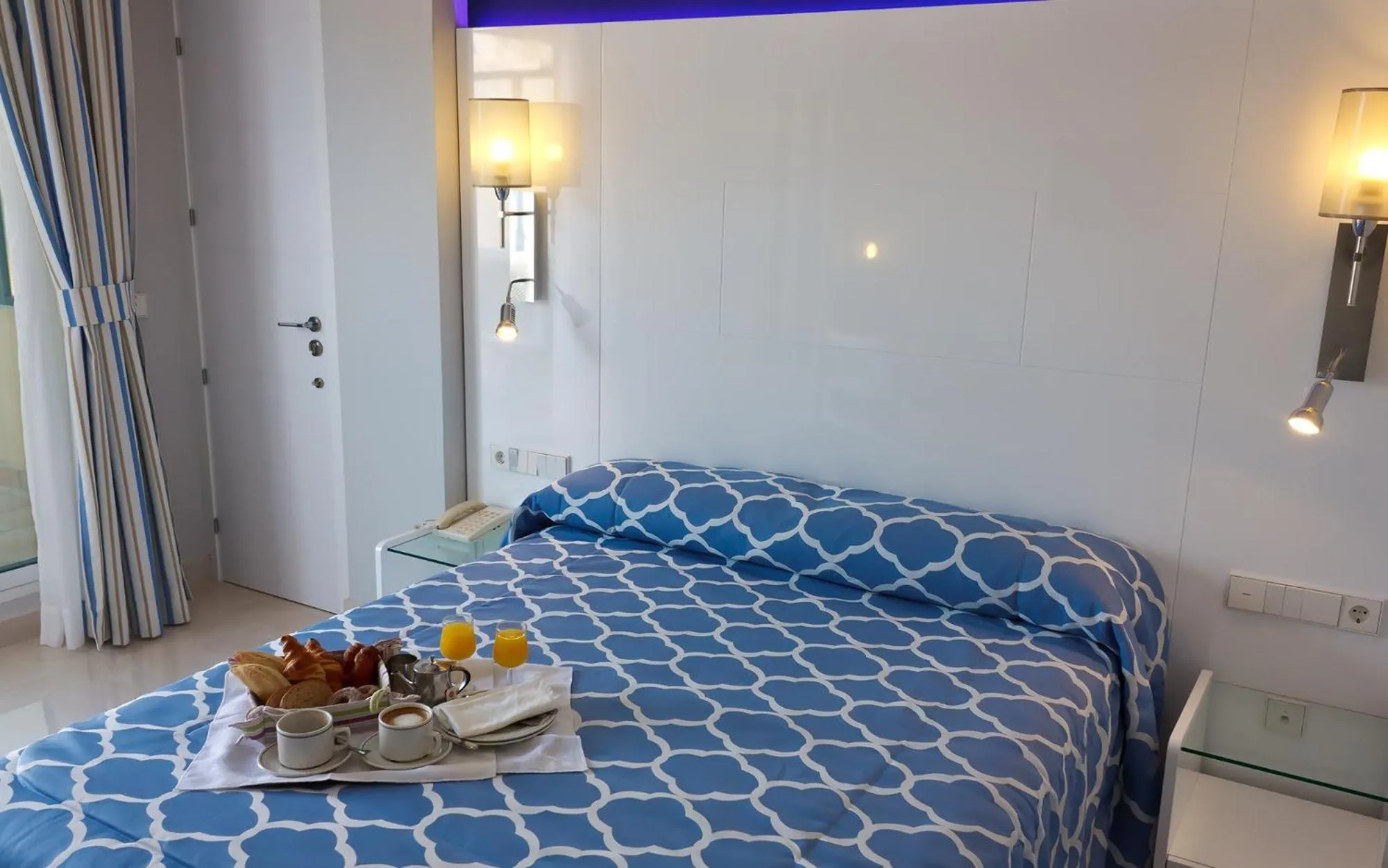 Photo of the whole room, Bed in Hotel La Cala Finestrat