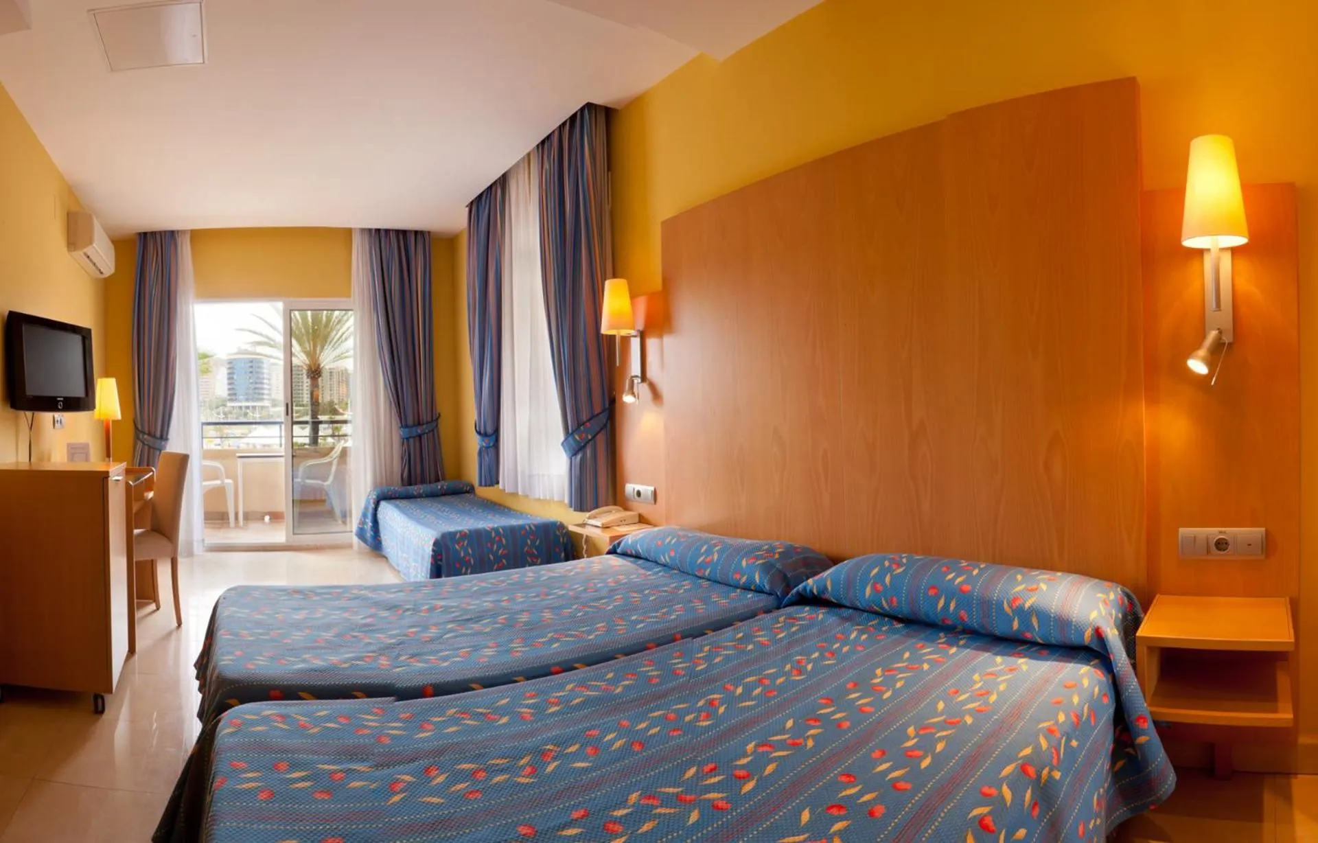 Photo of the whole room, Bed in Hotel La Cala Finestrat