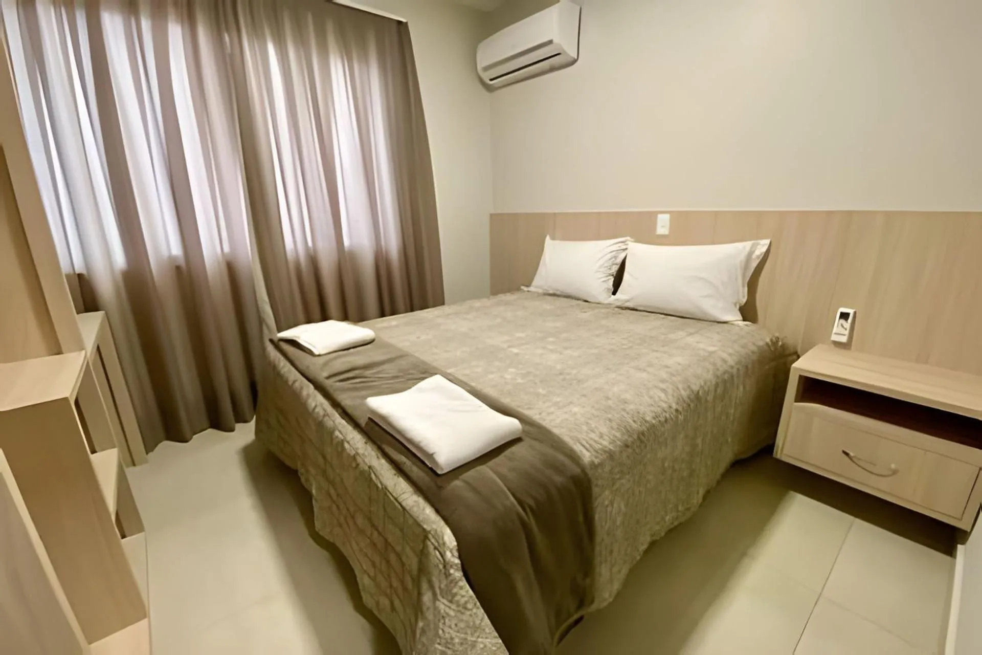 Bathroom, Bed in Edifício Shalfa