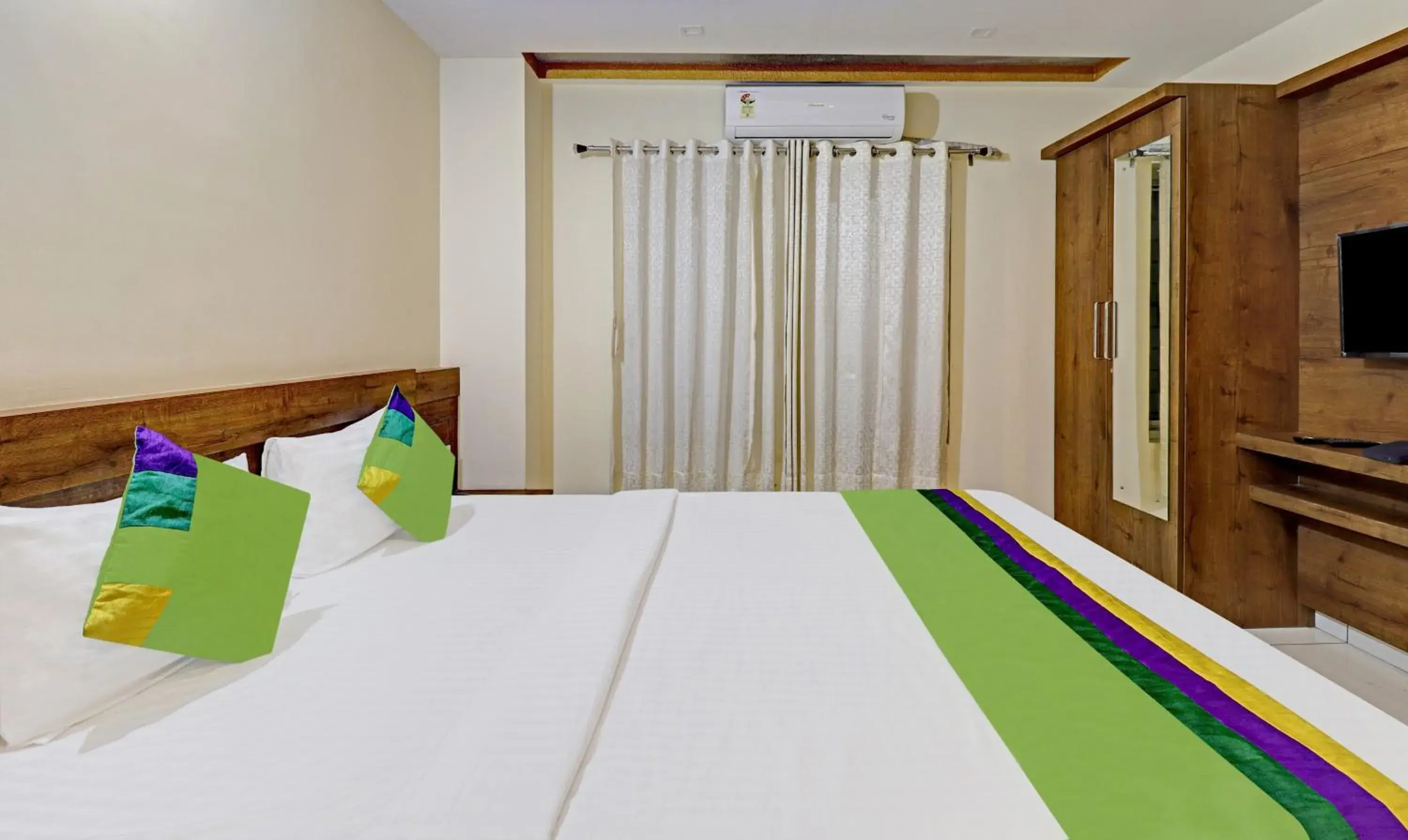 Bedroom, Bed in Treebo Skanda Suites Bedroom, Bed in Treebo Skanda Suites