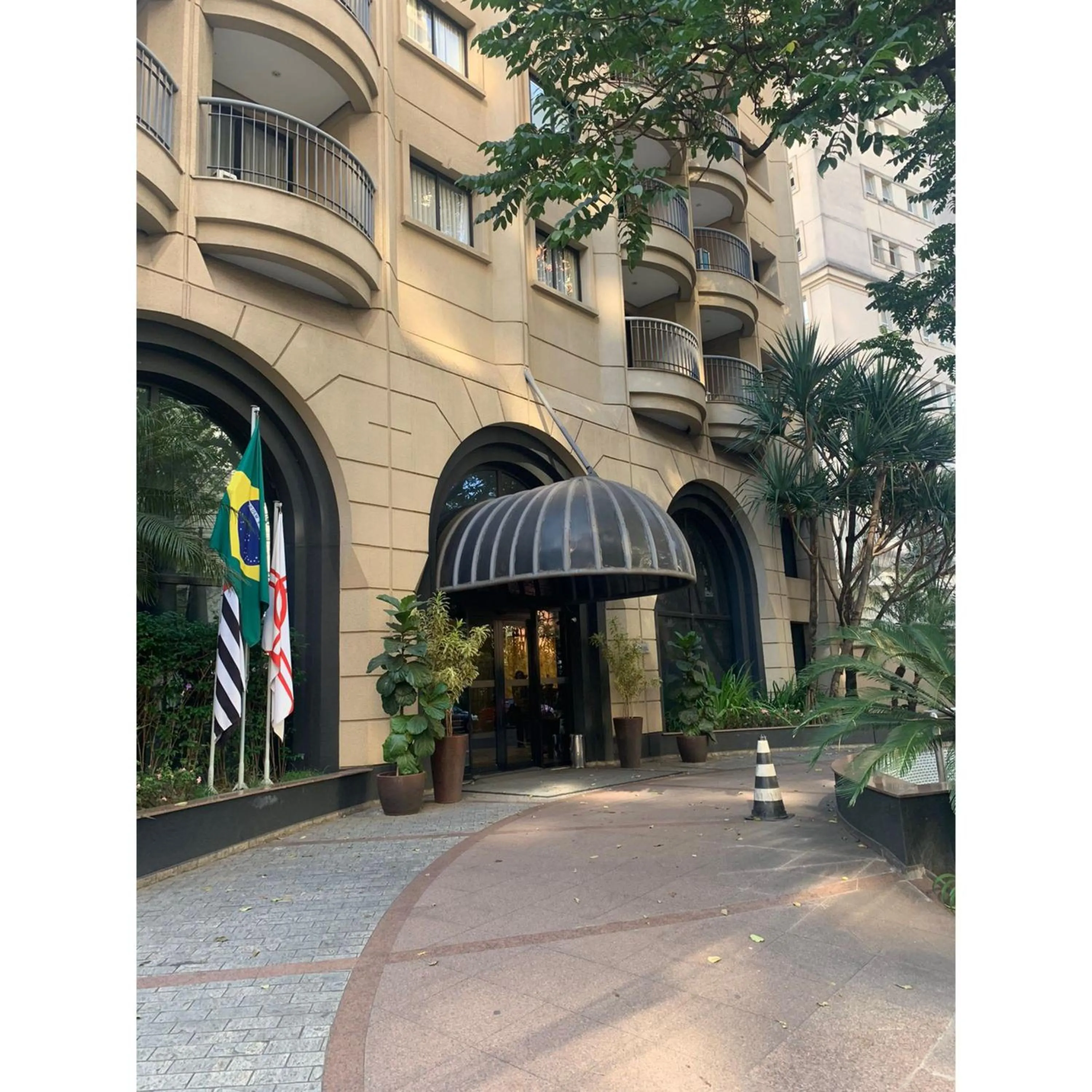 Facade/entrance in Charlie Jerônimo da Veiga