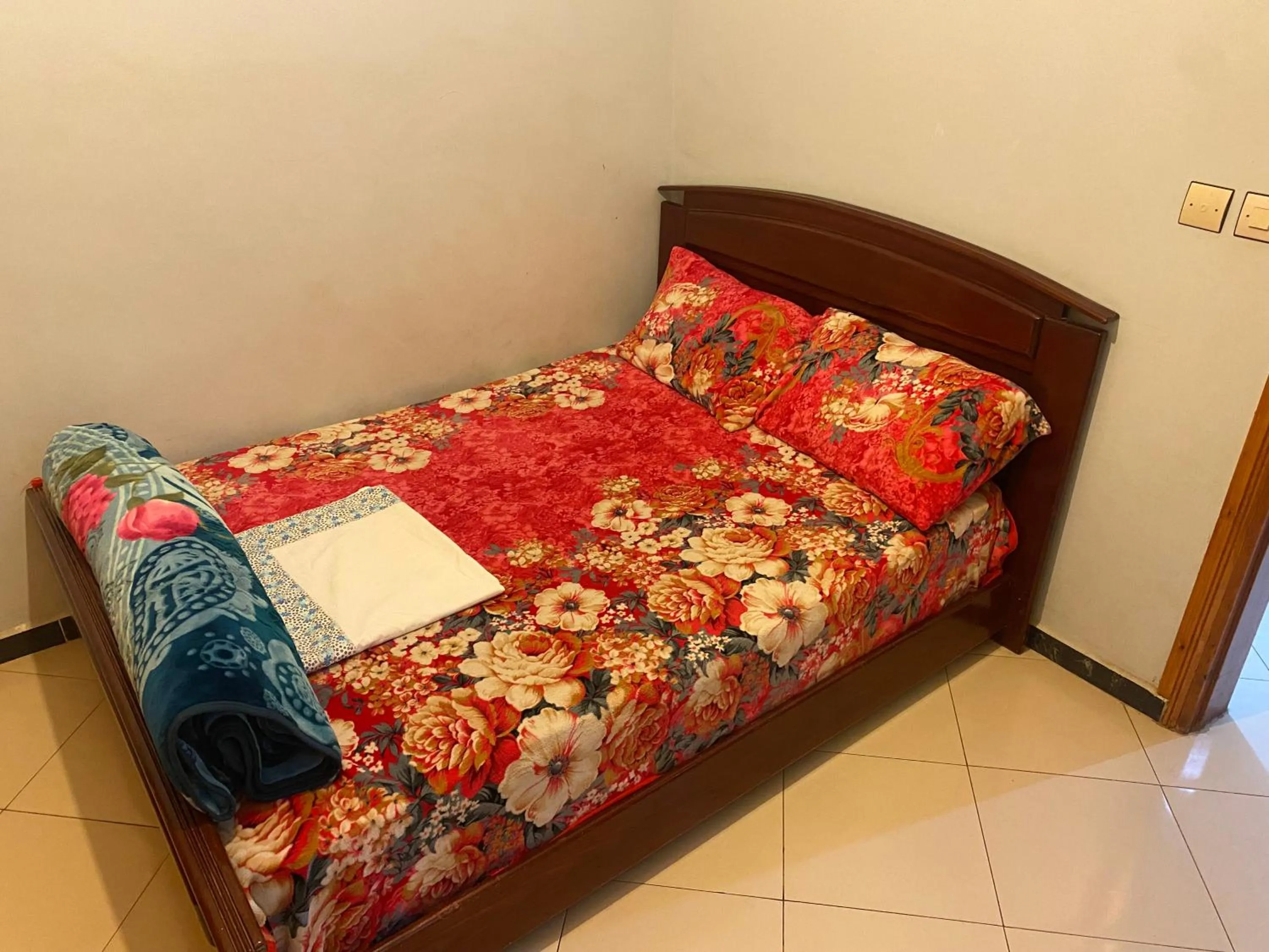 Bed in Appartement Ain Asserdoun