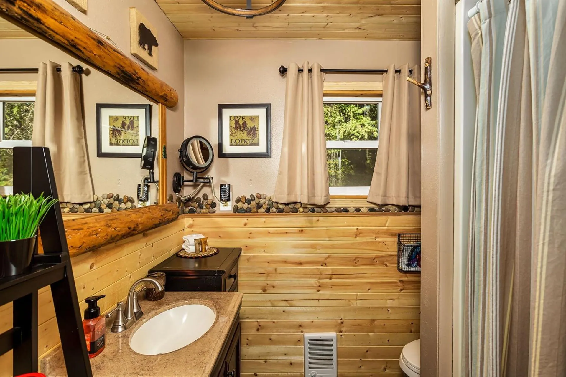 Bathroom in Camp David by NW Comfy Cabins