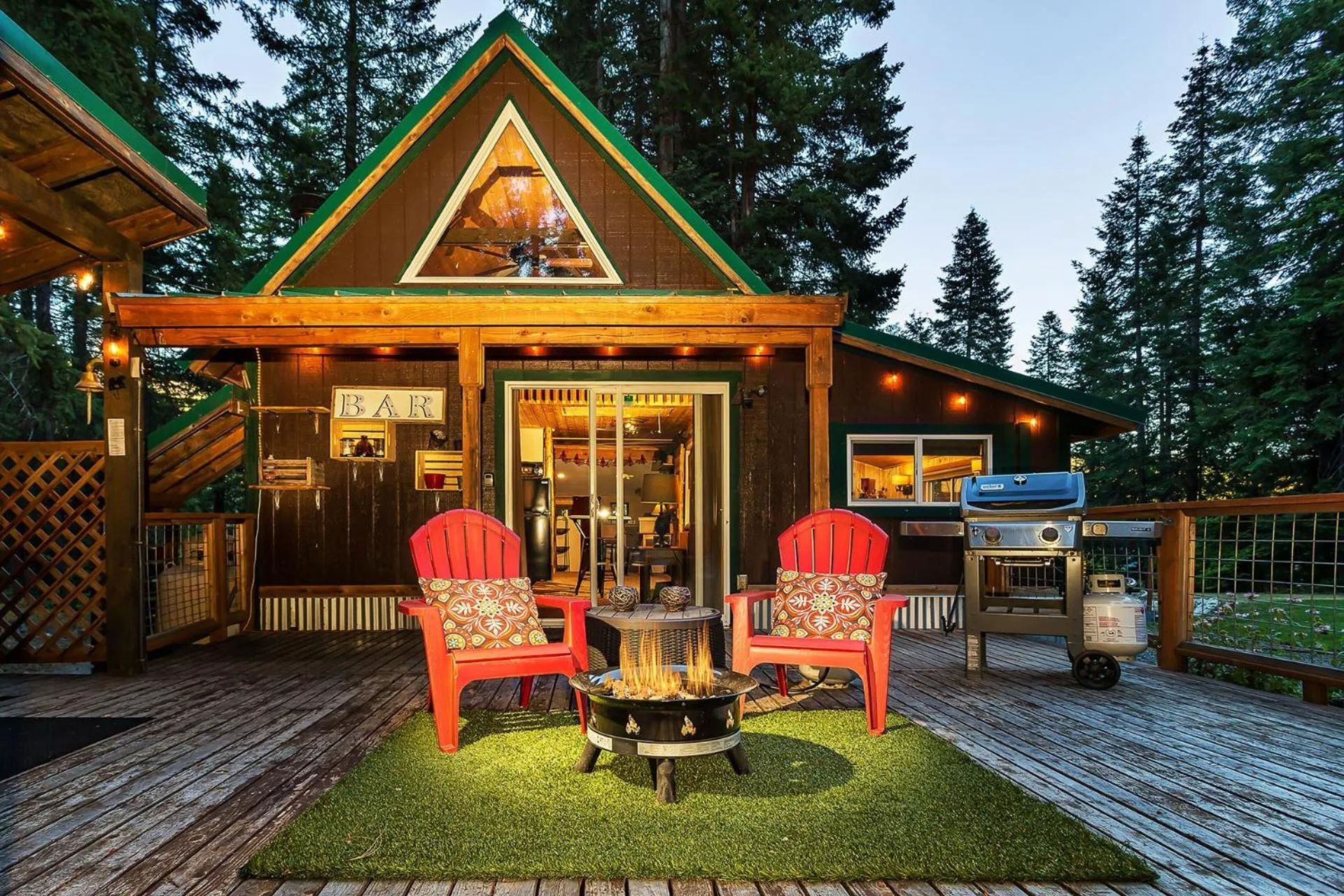 Patio in Camp David by NW Comfy Cabins