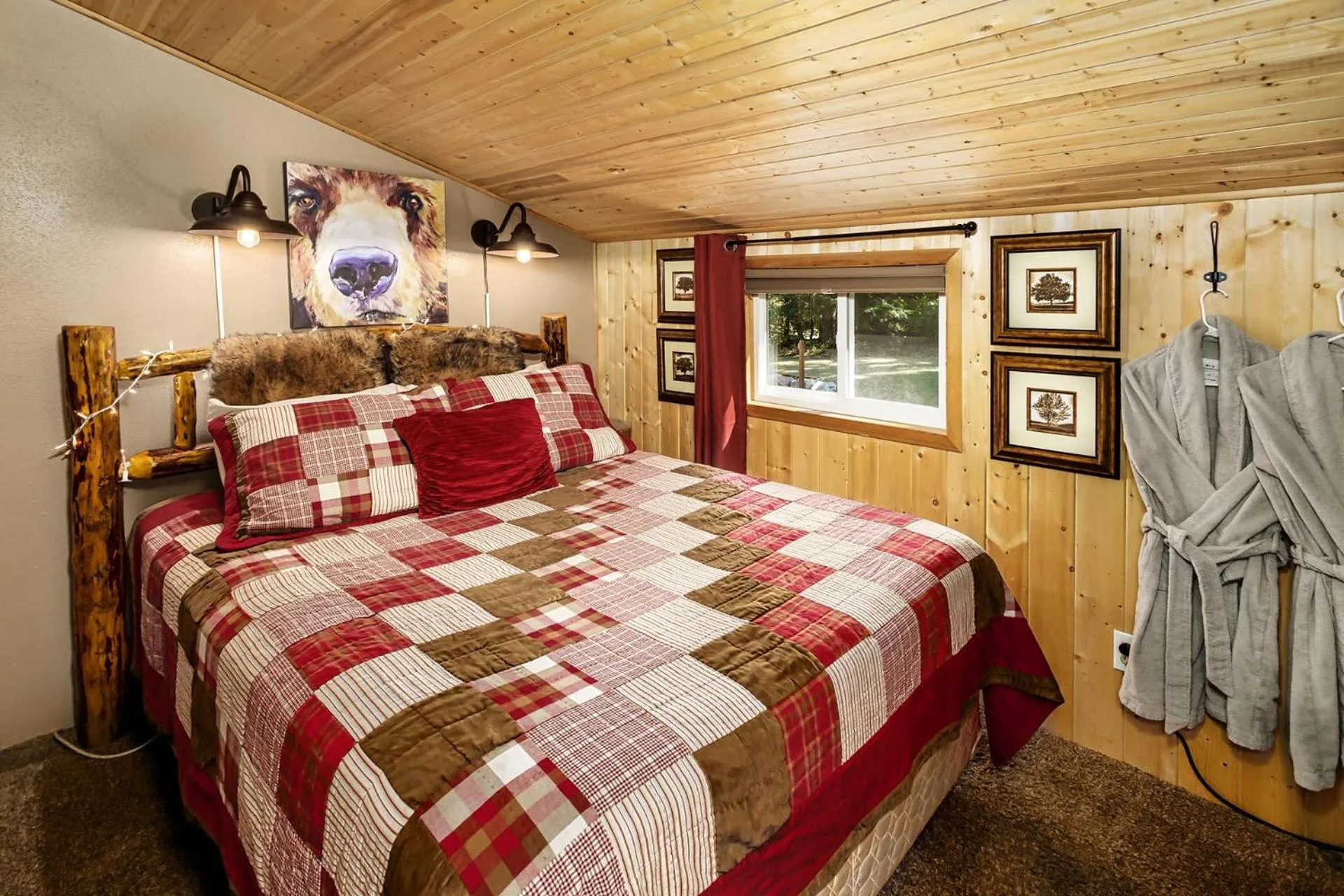 Bedroom, Bed in Camp David by NW Comfy Cabins