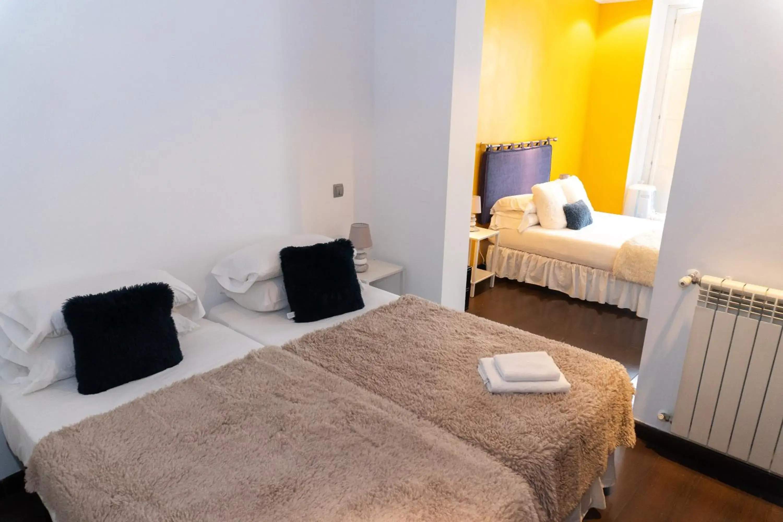 Quadruple Room with Garden View in Hostal Santo Domingo Quadruple Room with Garden View in Hostal Santo Domingo