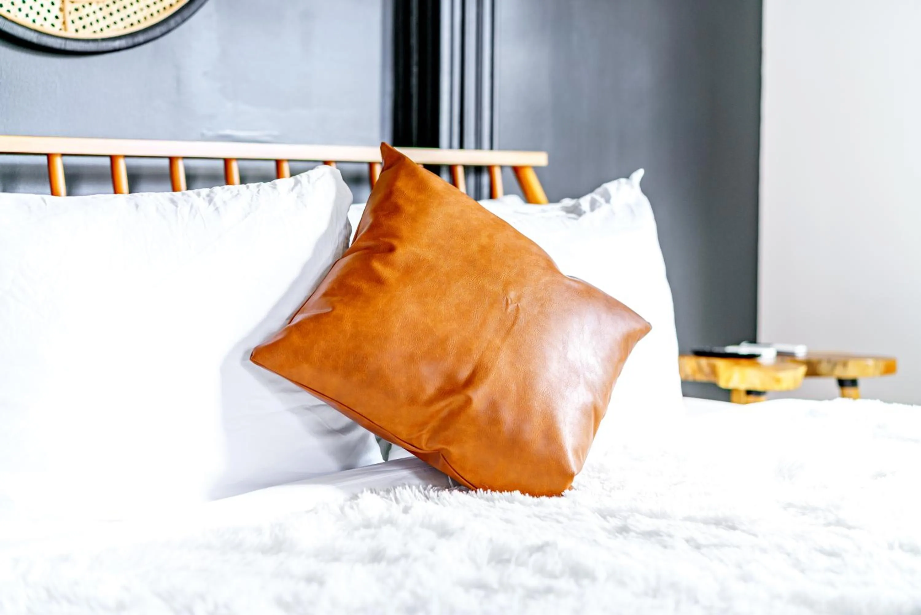 Bed in Jungle House Luxury Stays - Downtown Chillicothe