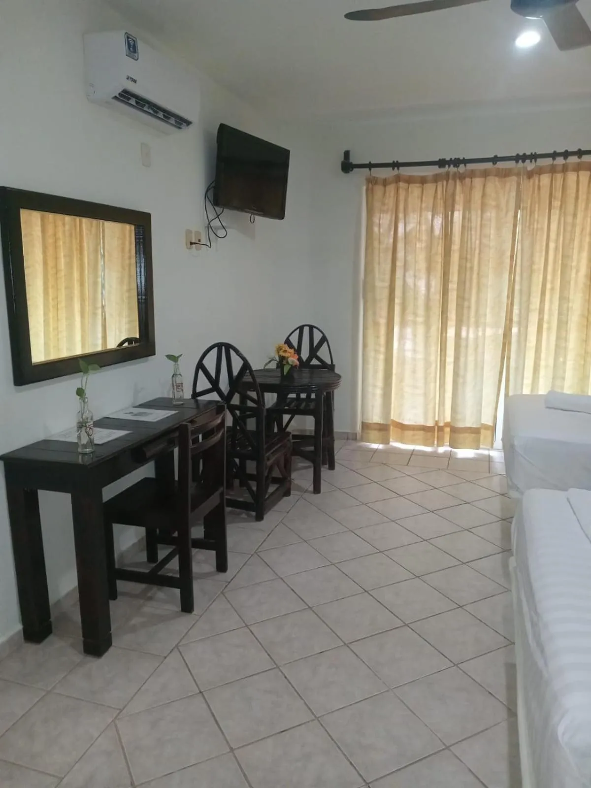 TV and multimedia, Bed in Hotel Castillo Del Mar - 5 Th Ave