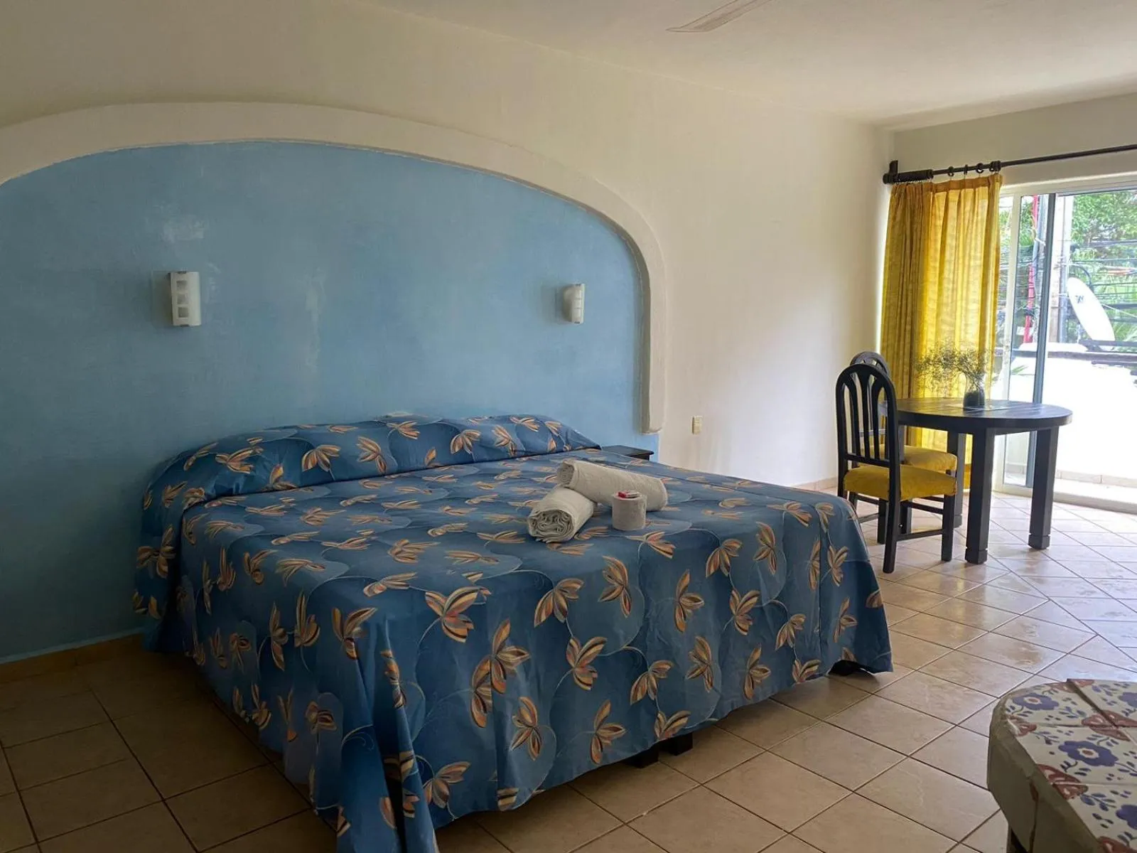 Photo of the whole room, Bed in Hotel Castillo Del Mar - 5 Th Ave