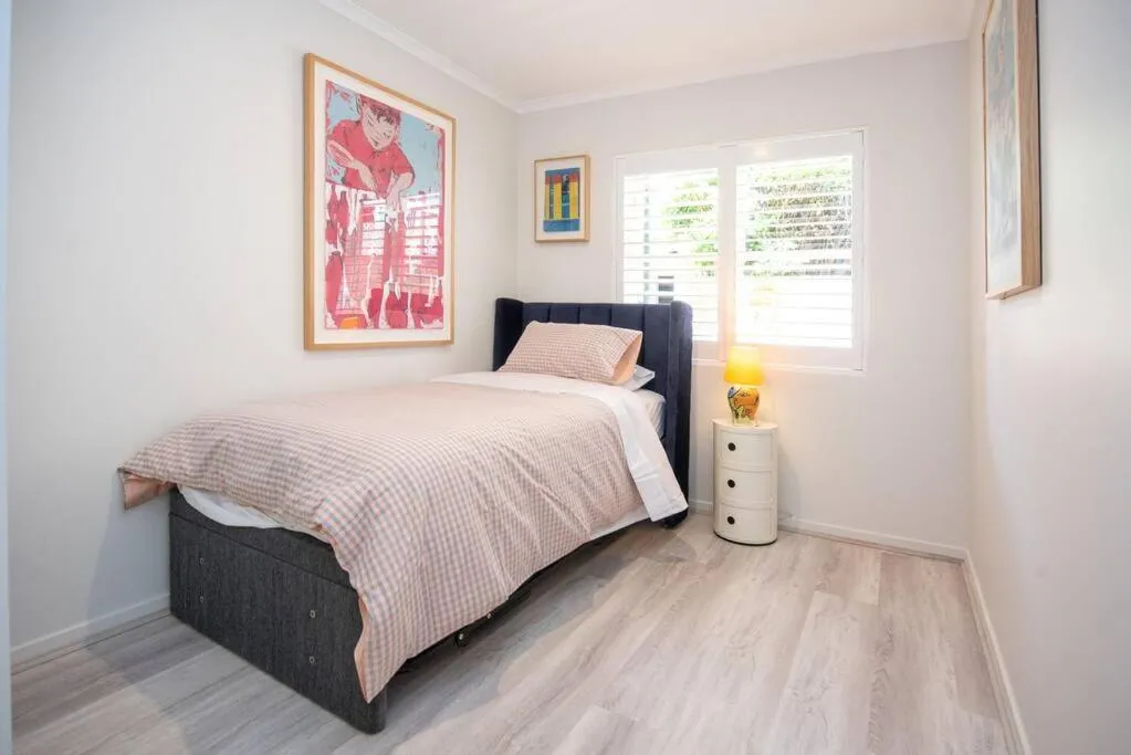 Luxury modern CBD ground floor apartment.