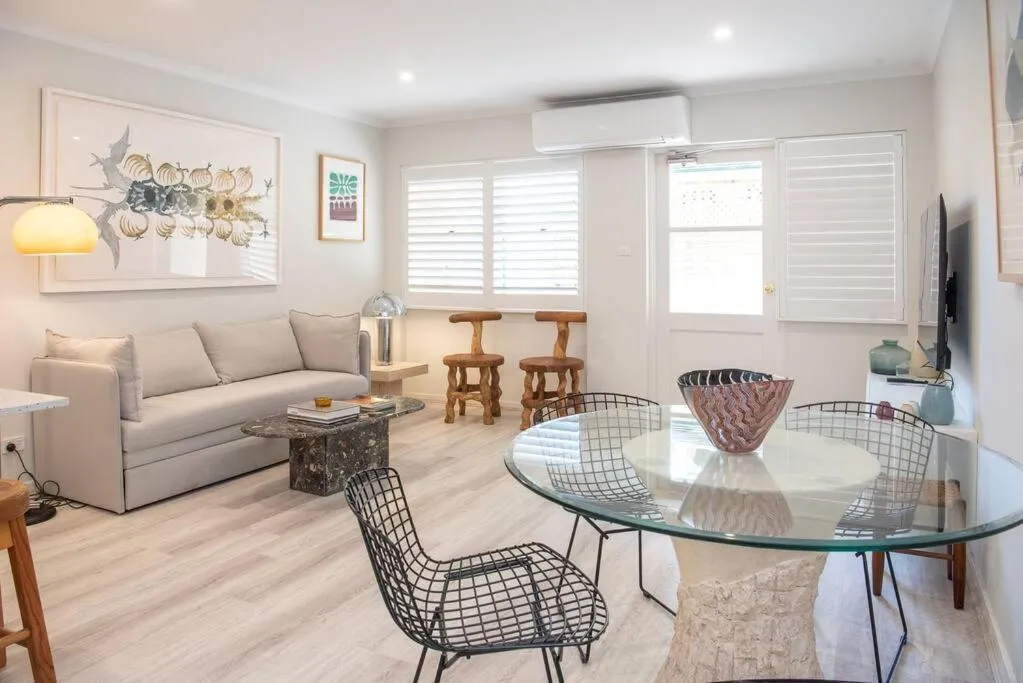 Luxury modern CBD ground floor apartment.