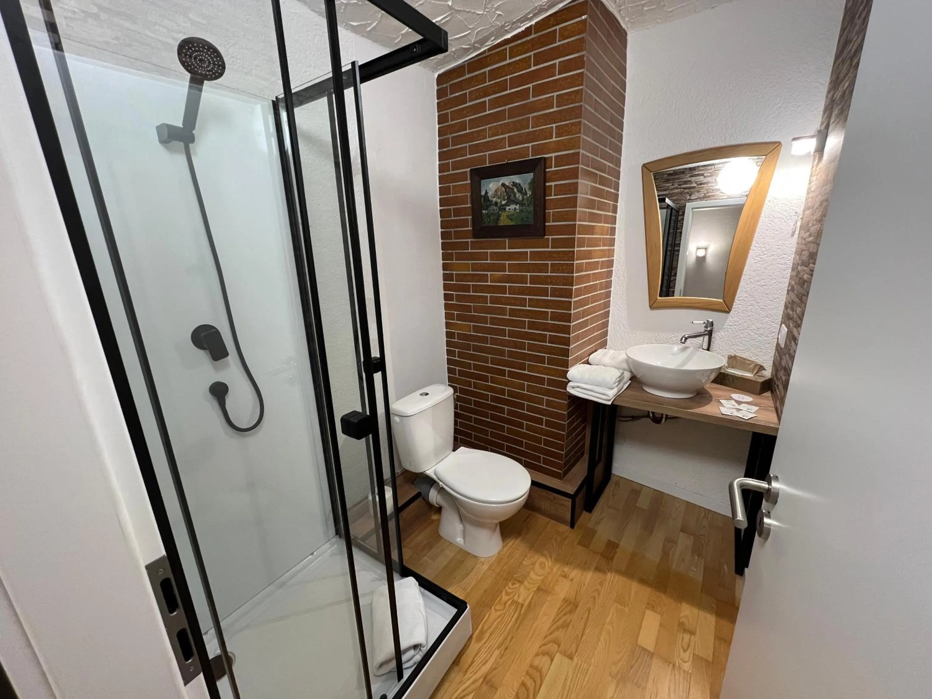 Shower in Hotel und Restaurant Zum Löwen
