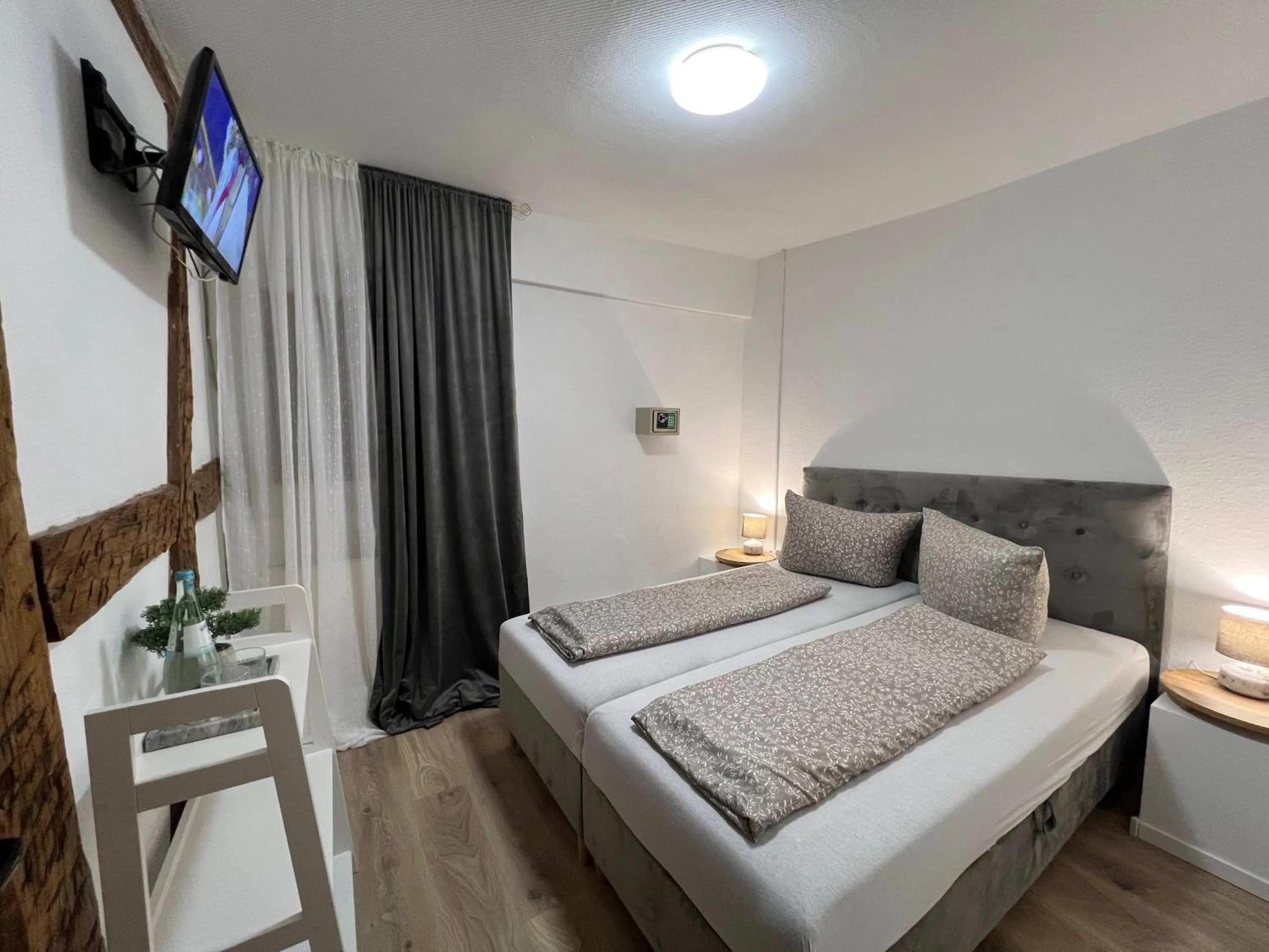 Bed in Hotel und Restaurant Zum Löwen