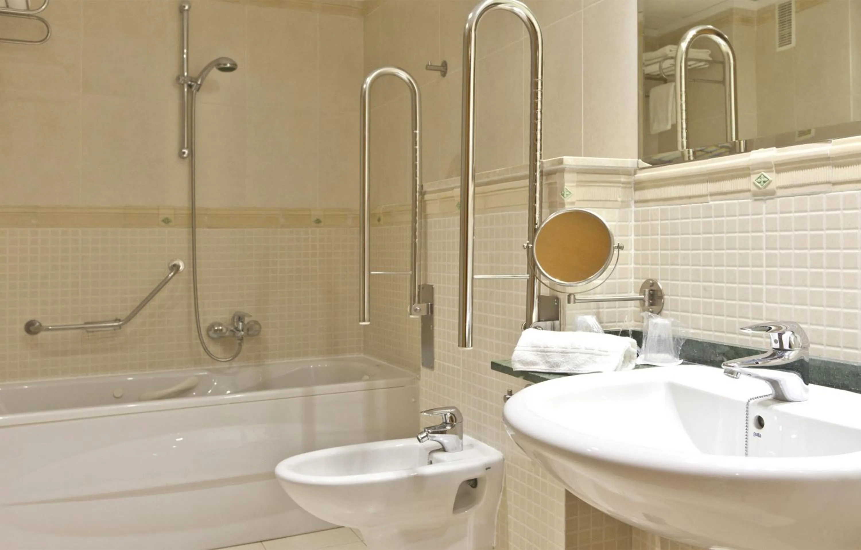 Bathroom in Marina d'Or ® Hotel Marina d'Or Balneario 5*