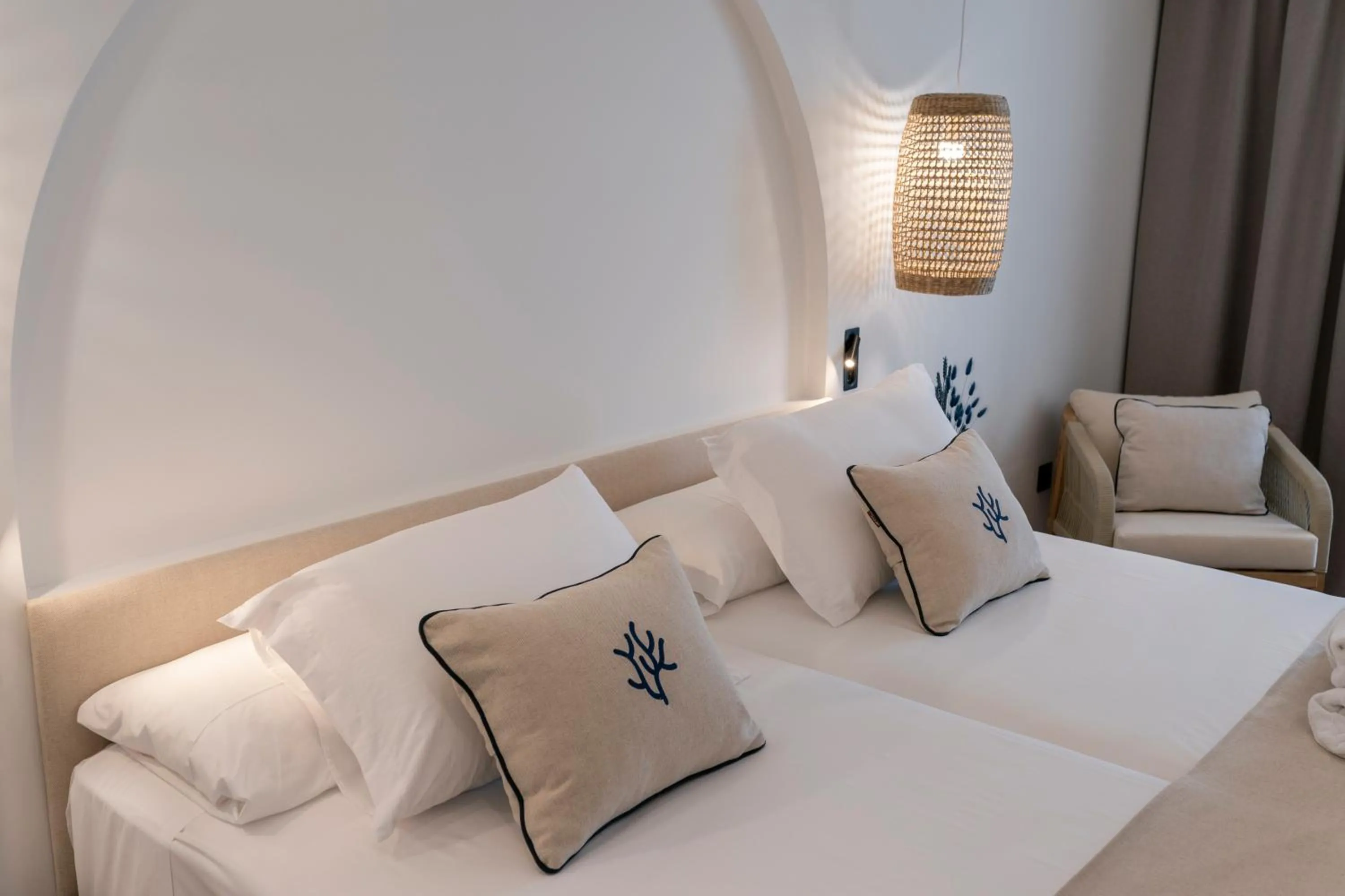 Bed in PONTIANA Thalasso Hotel