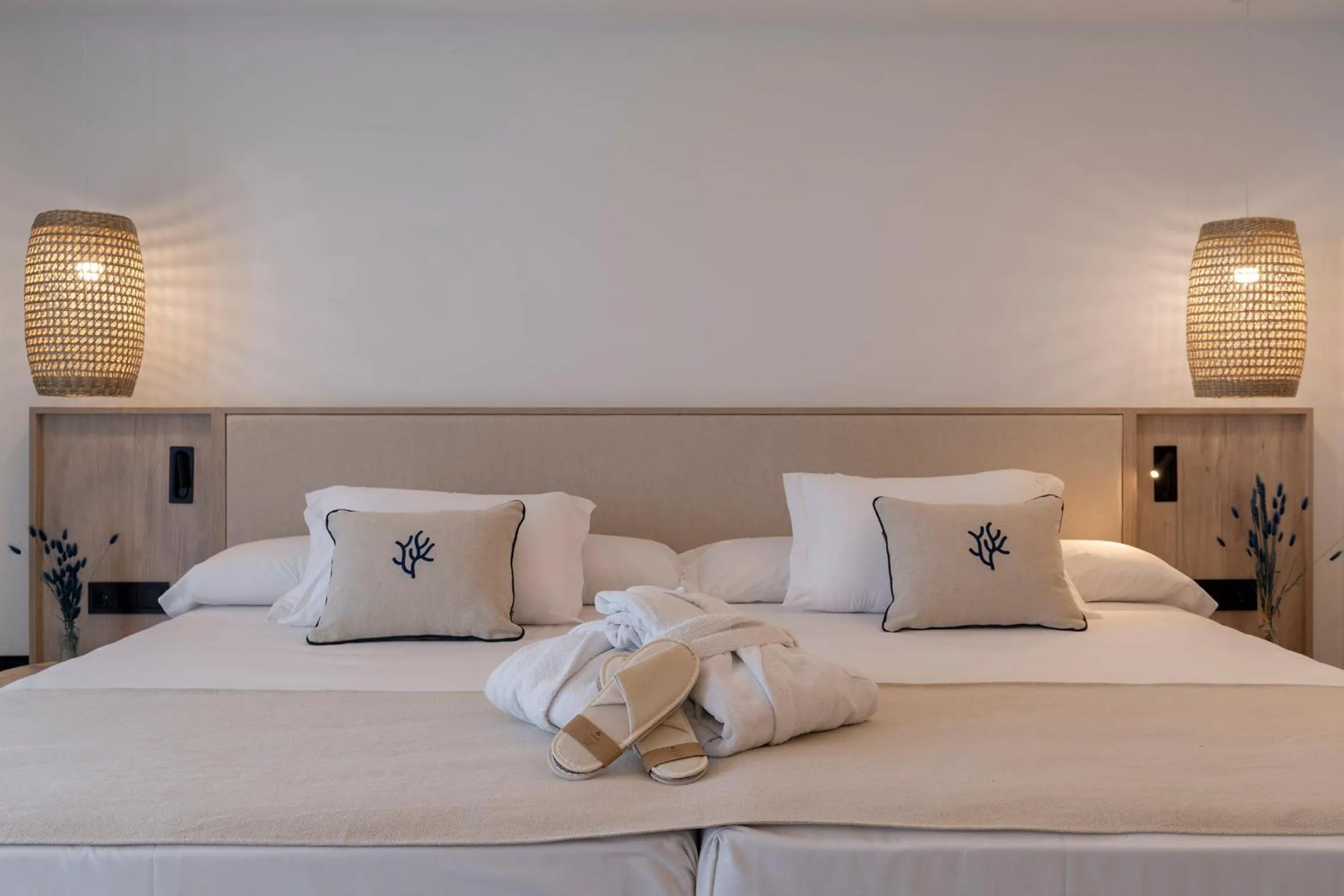 Bed in PONTIANA Thalasso Hotel