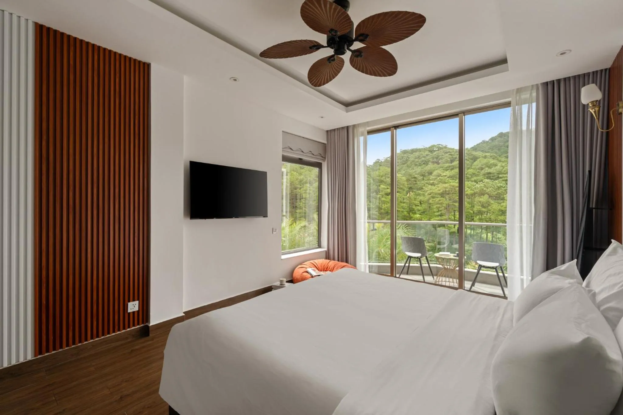 Bed in Payon Dalat Villa