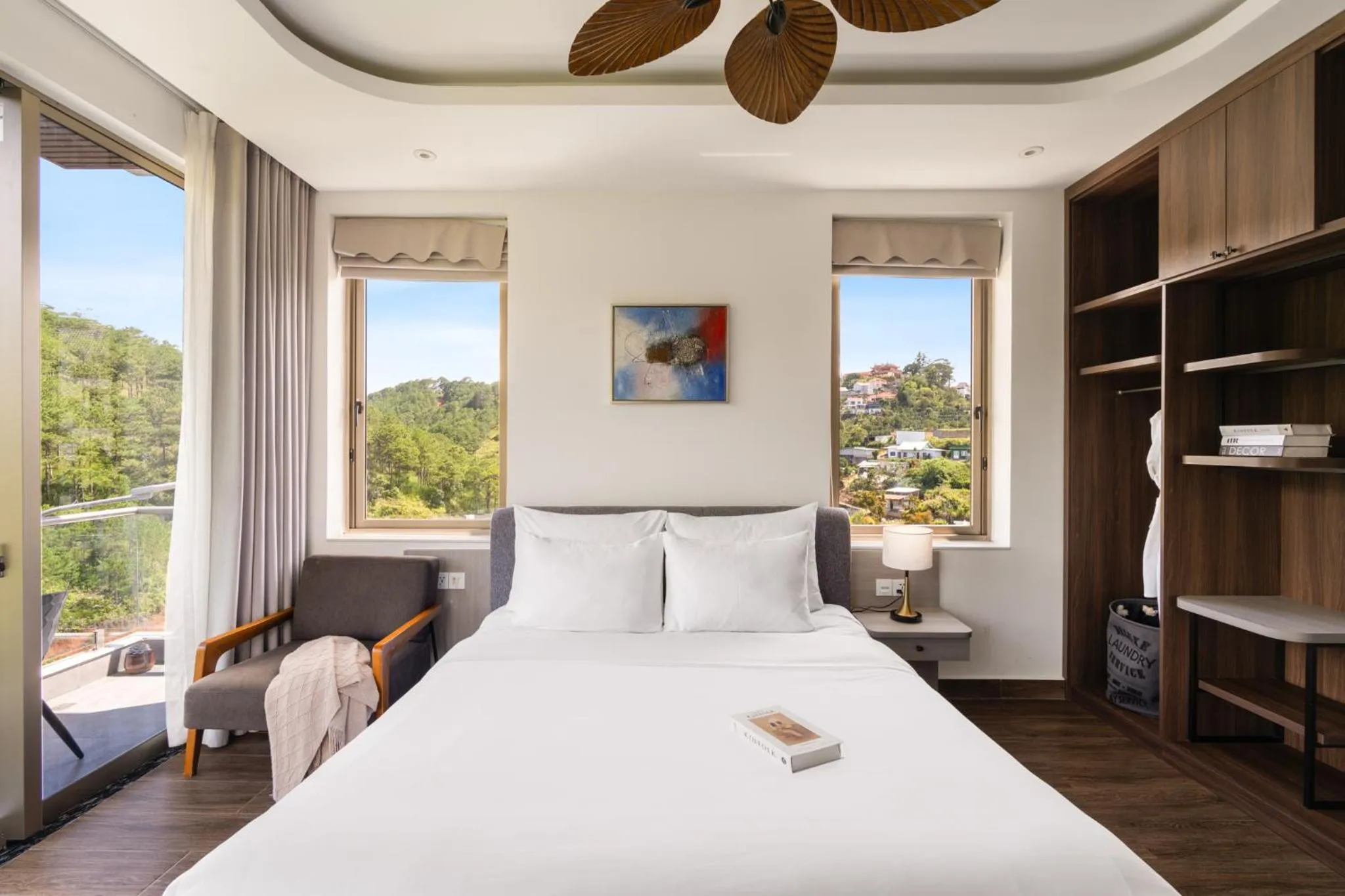 Bed in Payon Dalat Villa