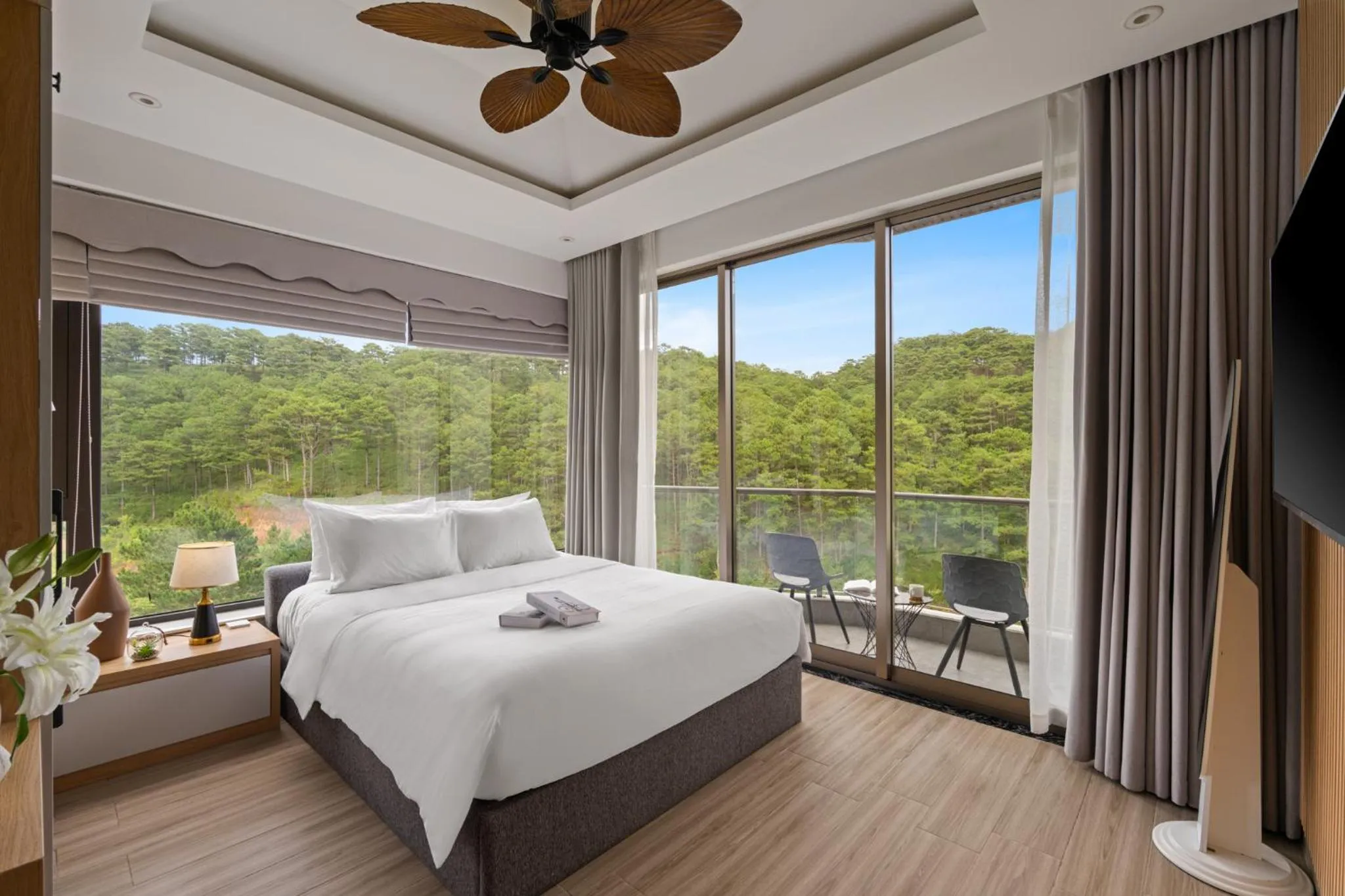 Bed in Payon Dalat Villa