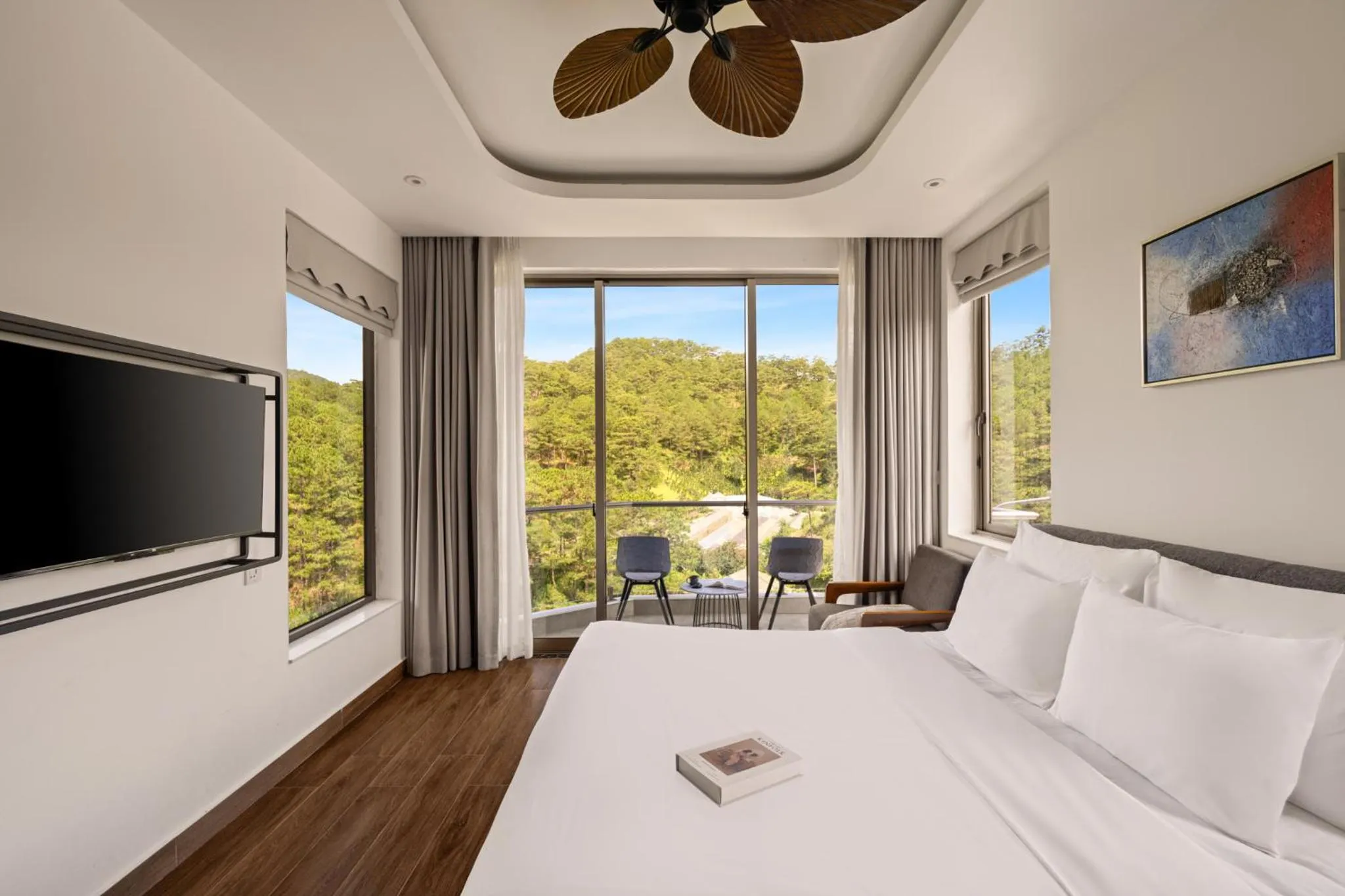 Bed in Payon Dalat Villa