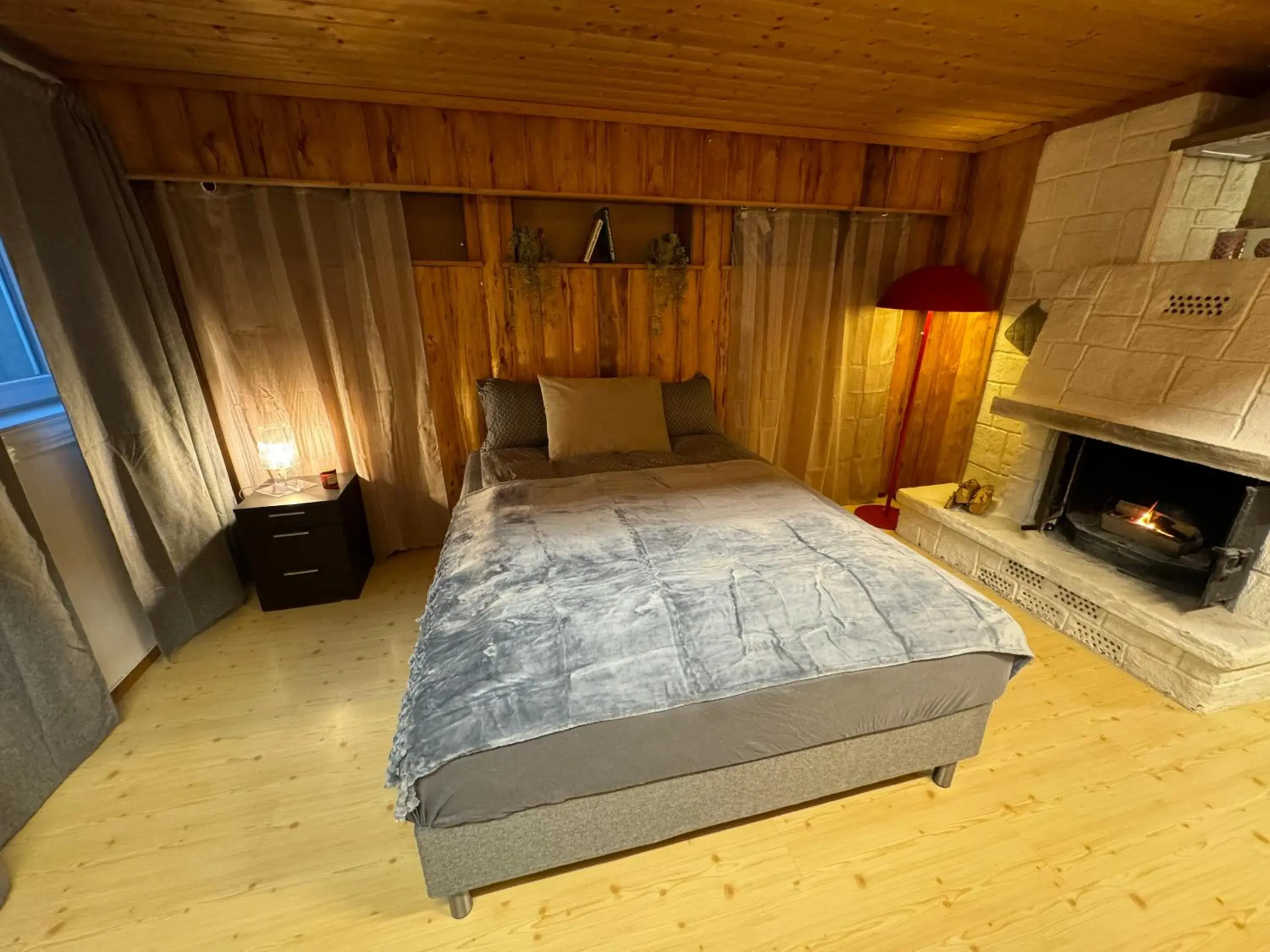 Studio Apartment with King Bed - single occupancy in Just Like Home Studio Apartment with King Bed - single occupancy in Just Like Home