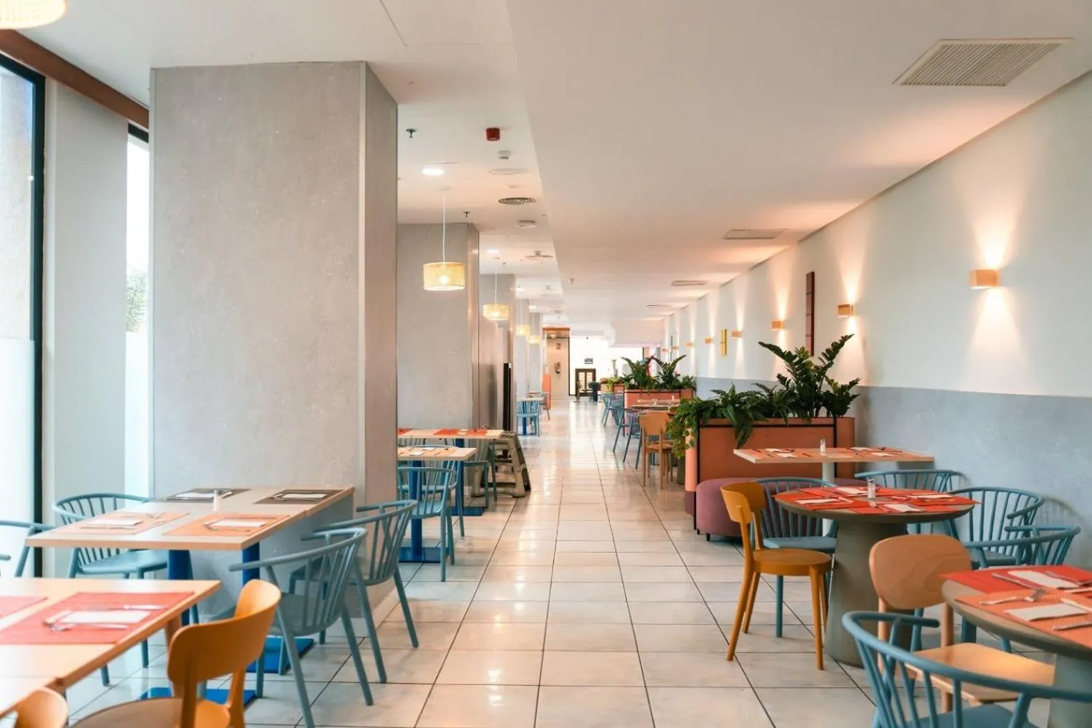 Restaurant/places to eat in Hotel Magic Games 4