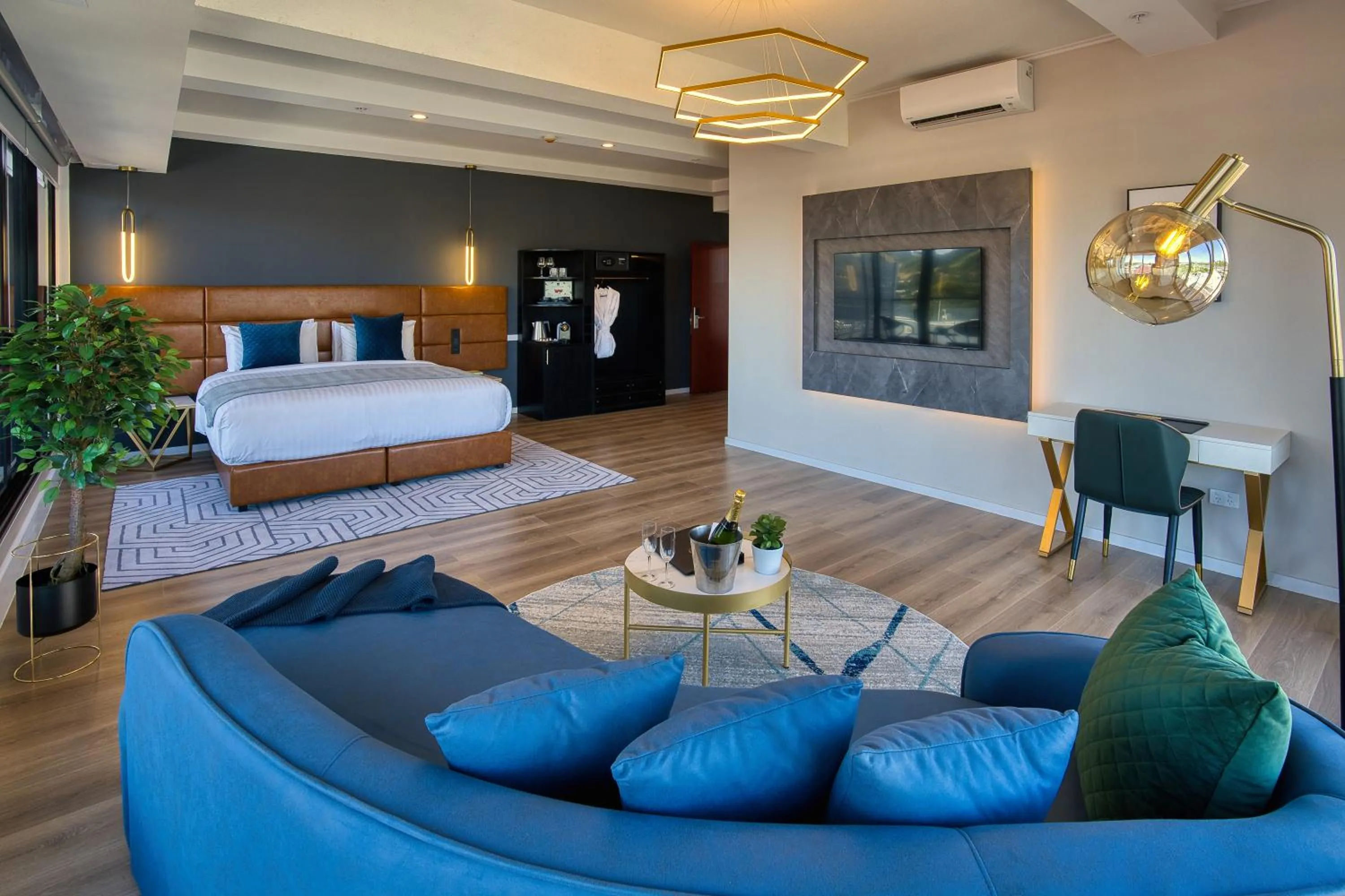 Bedroom, Bed in SOHO Hotel Auckland