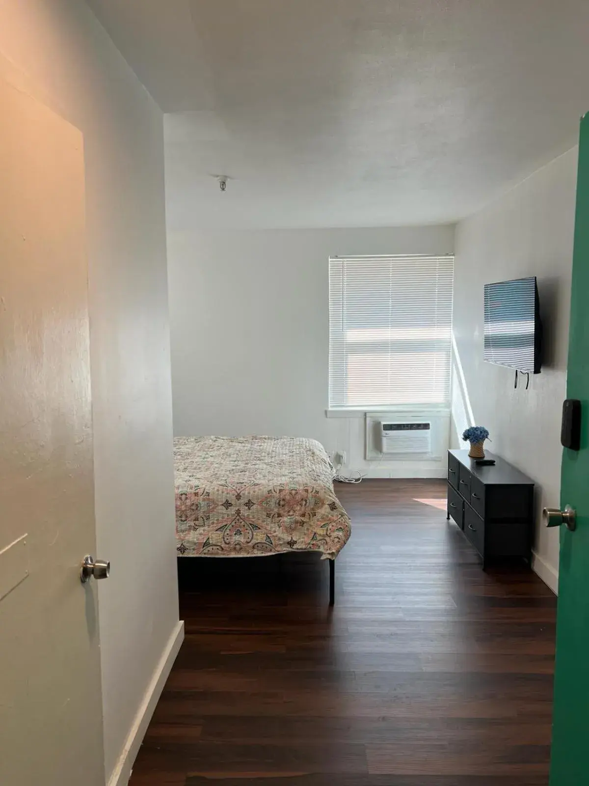 Standard Queen Room - single occupancy in La Unica Standard Queen Room - single occupancy in La Unica