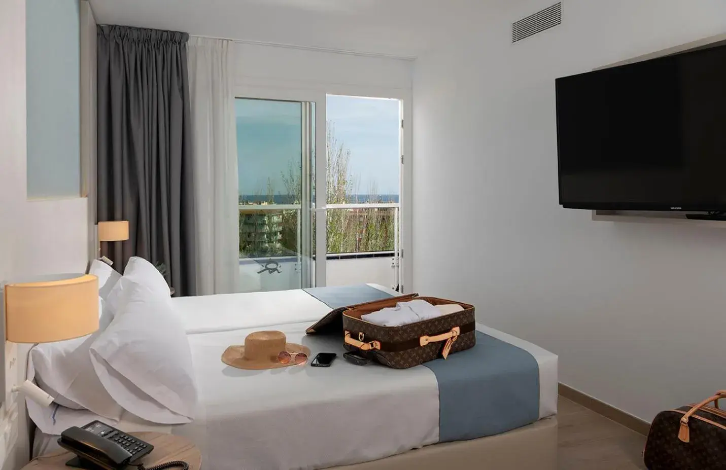 Bed in Aparthotel Costa Encantada Bed in Aparthotel Costa Encantada