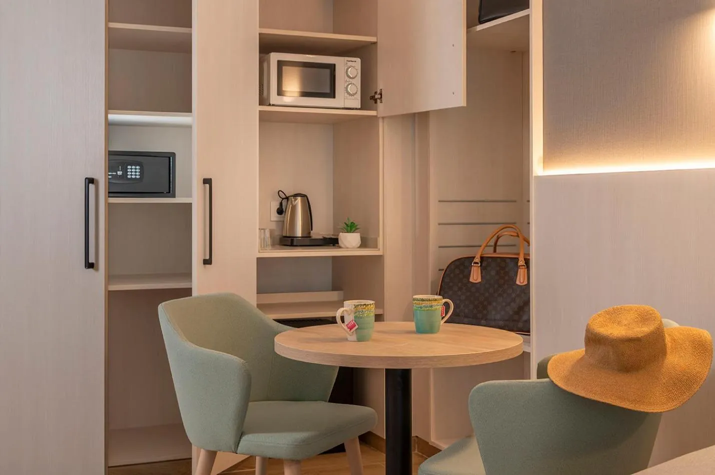 Dining area in Costa Encantada Resort & Suites