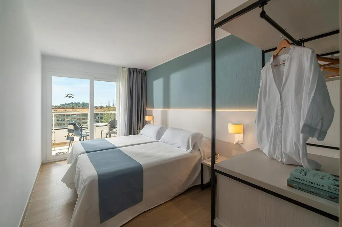 Bed in Aparthotel Costa Encantada Bed in Aparthotel Costa Encantada