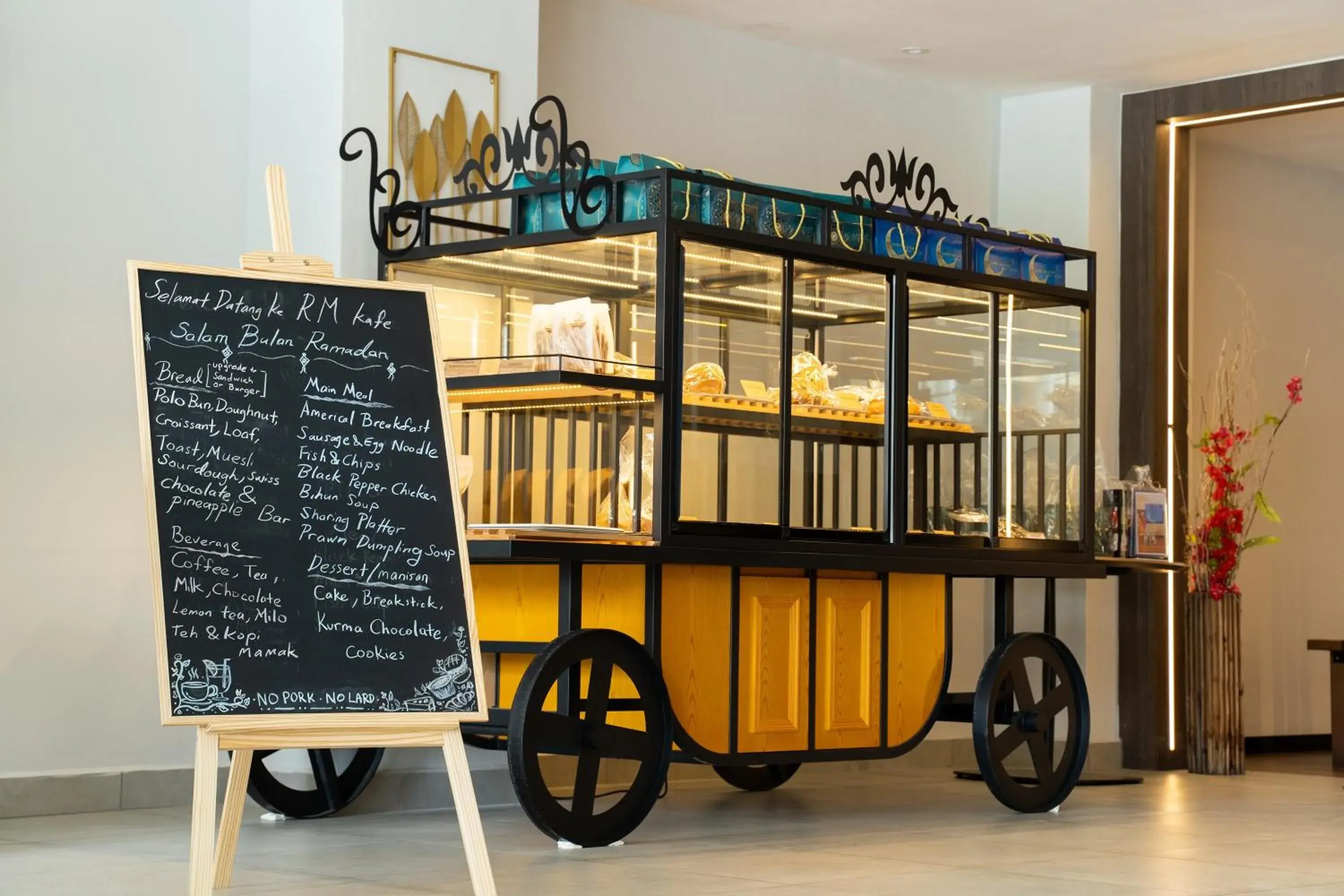 Restaurant/places to eat in RM Hotel Muar Restaurant/places to eat in RM Hotel Muar