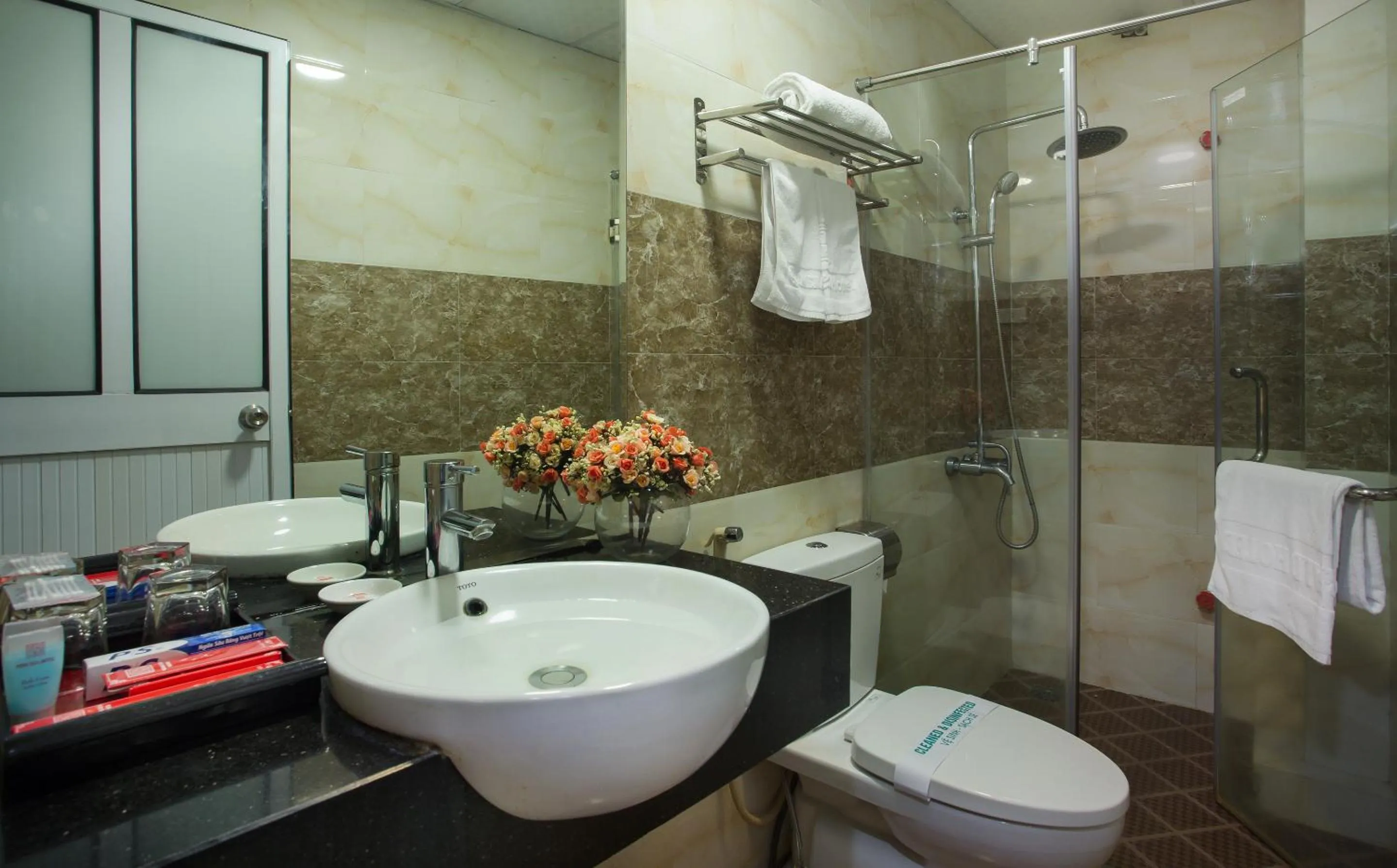 Shower in Vong Xua Boutique Hotel