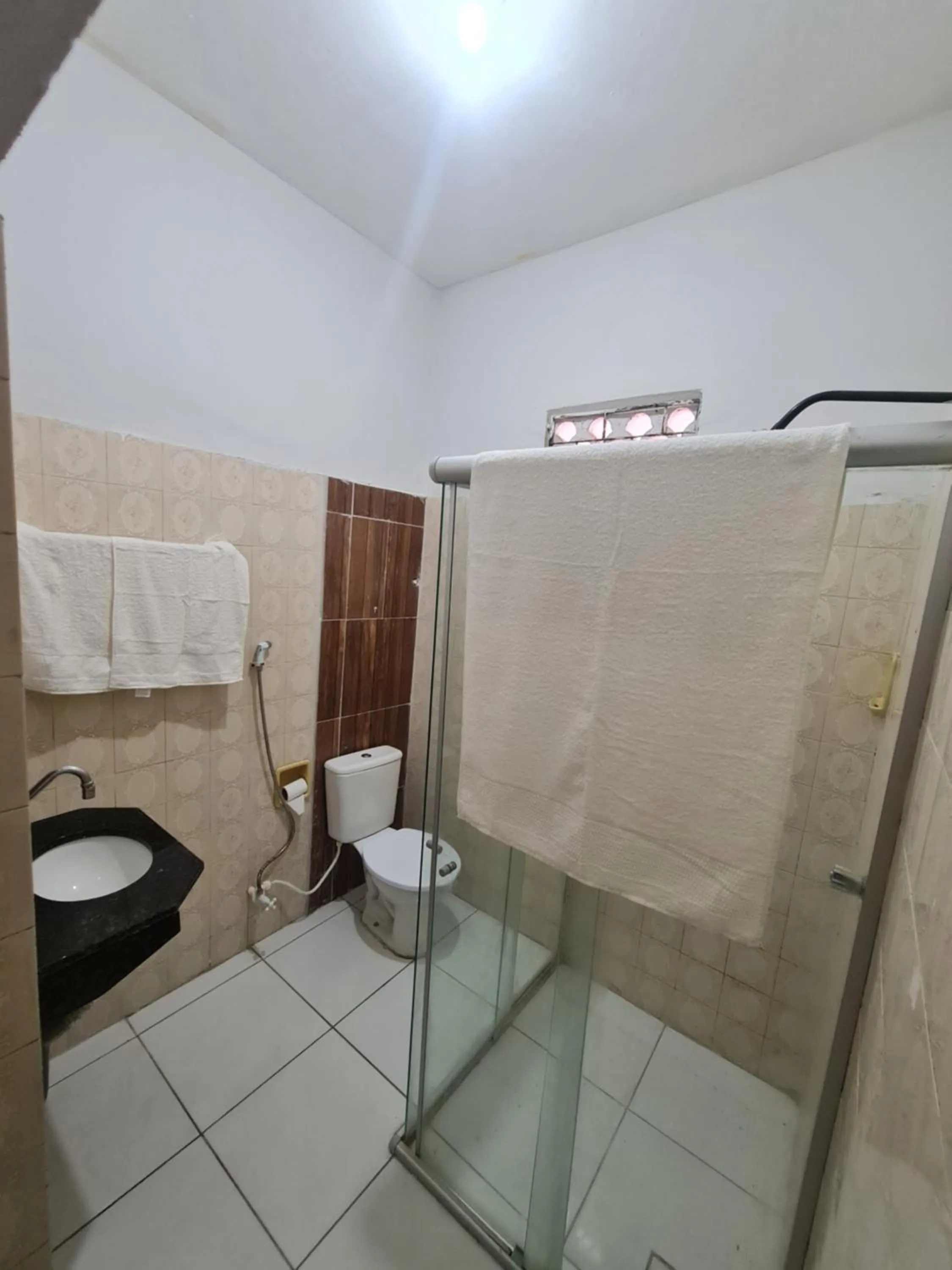 Bathroom in Pousada Meireles Praia