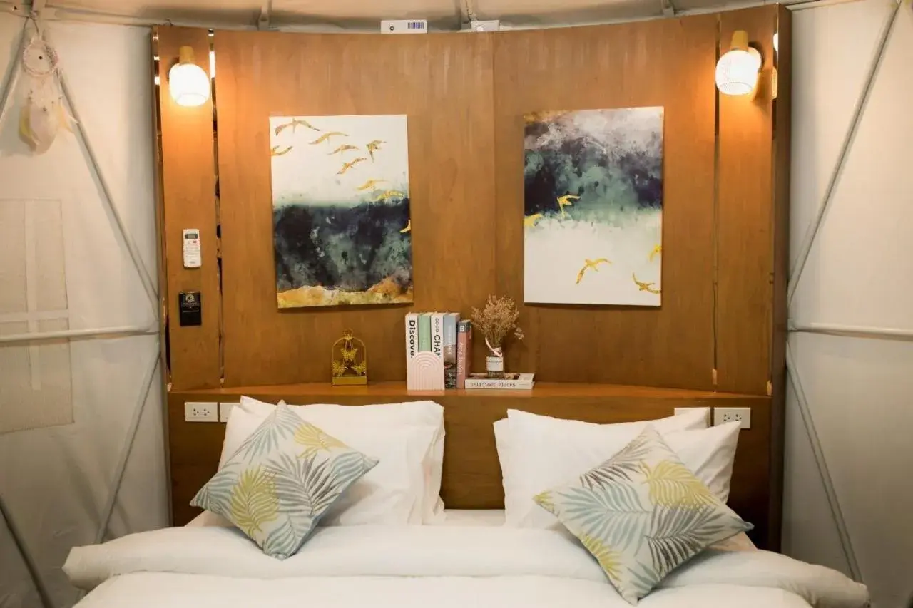 Photo of the whole room, Bed in PaPa Q suite Resort Photo of the whole room, Bed in PaPa Q suite Resort