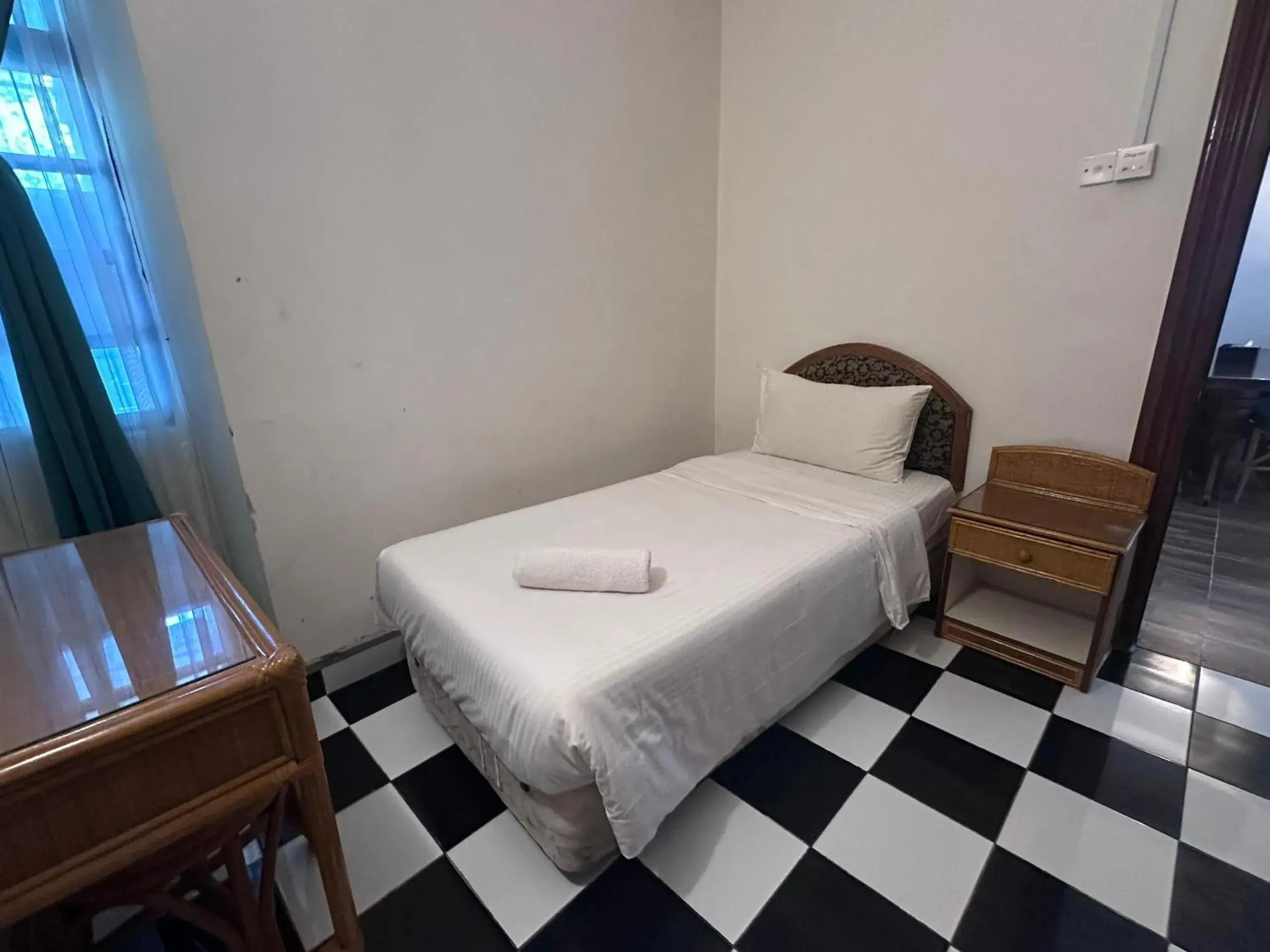 Bed in Long Sands Port Dickson Bed in Long Sands Port Dickson